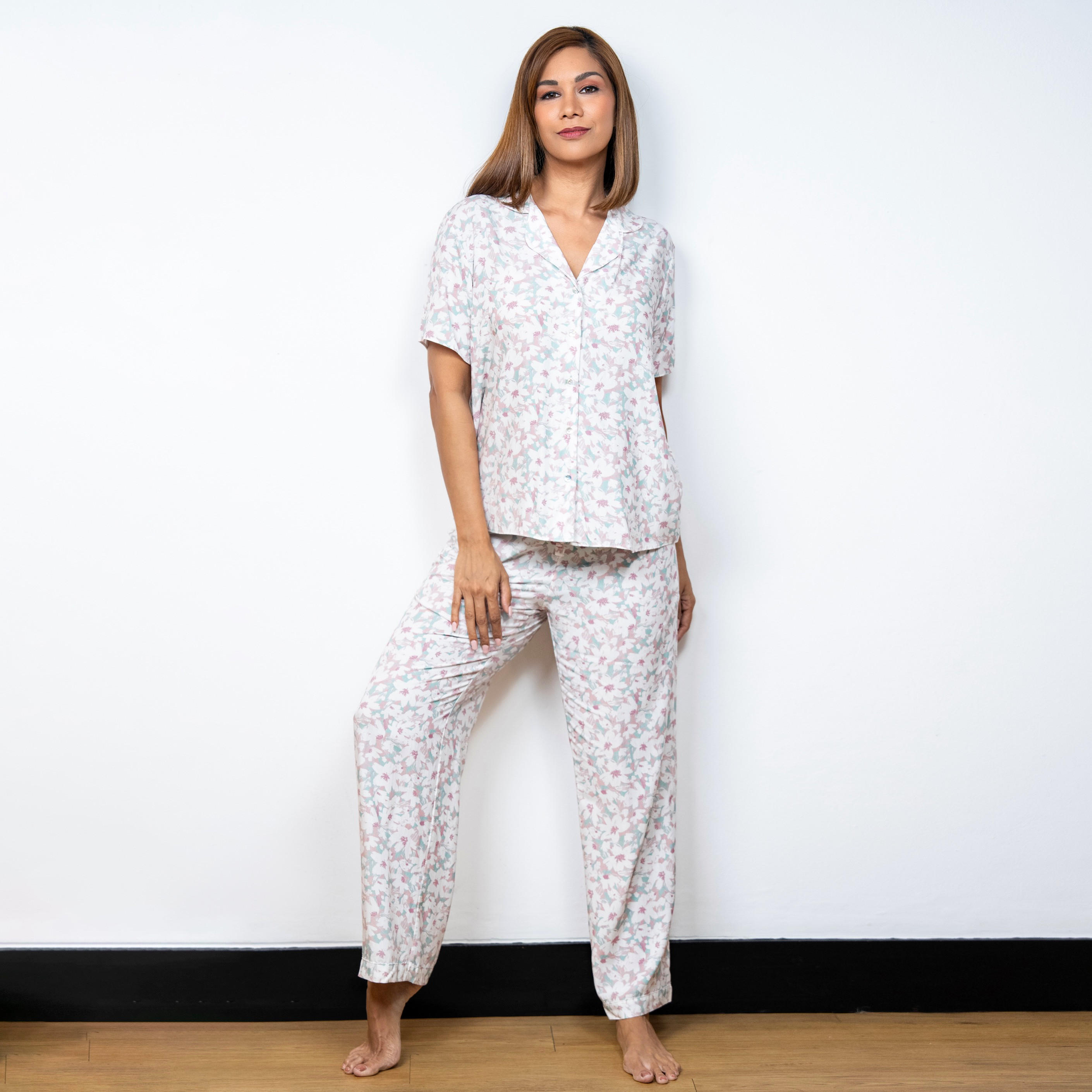 طقم بنطلون بيجاما مطاطي وقميص بأكمام قصيرة وطبعات من أدارايا-women-clothing-nightwear-pyjamas-longsets-image-1