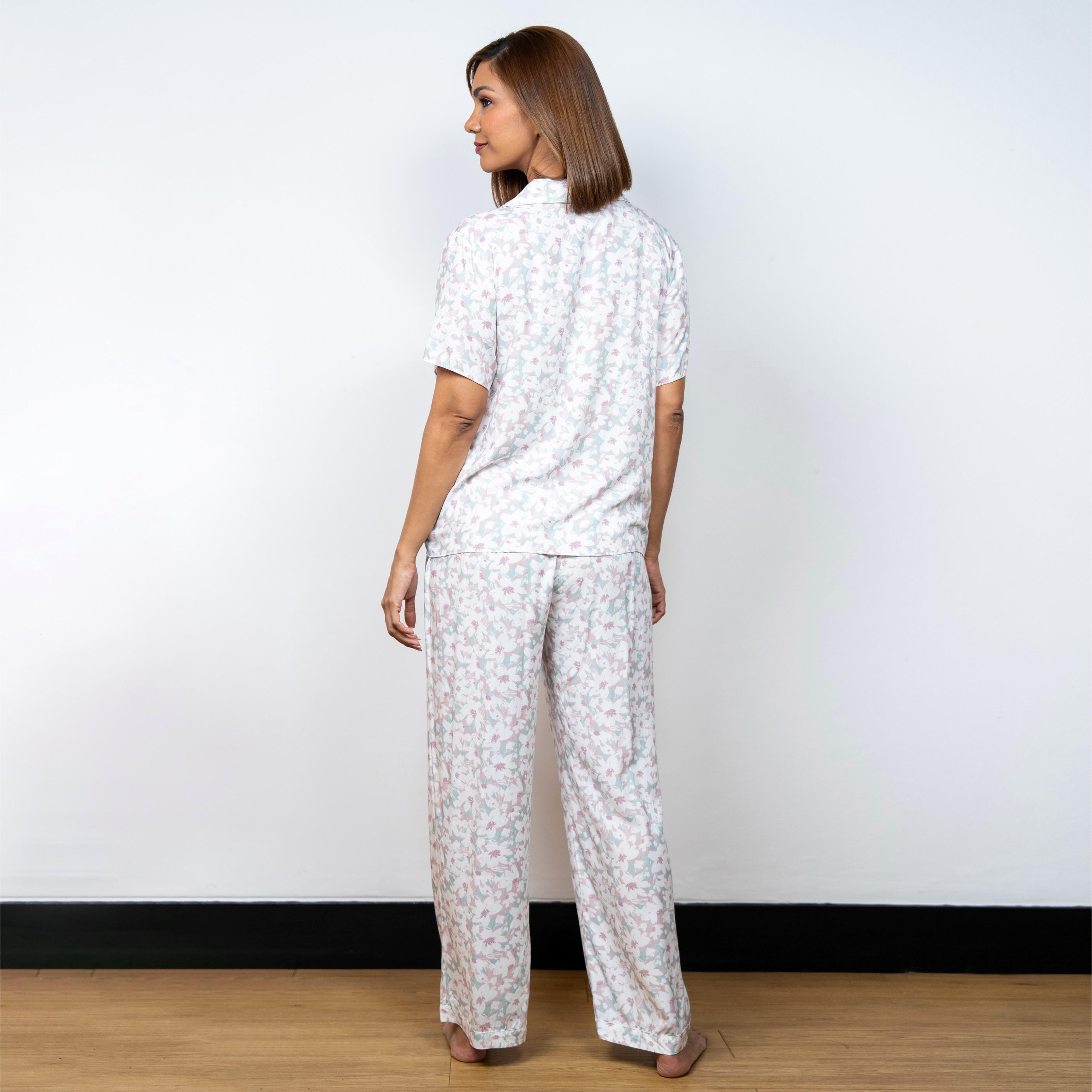 طقم بنطلون بيجاما مطاطي وقميص بأكمام قصيرة وطبعات من أدارايا-women-clothing-nightwear-pyjamas-longsets-image-3