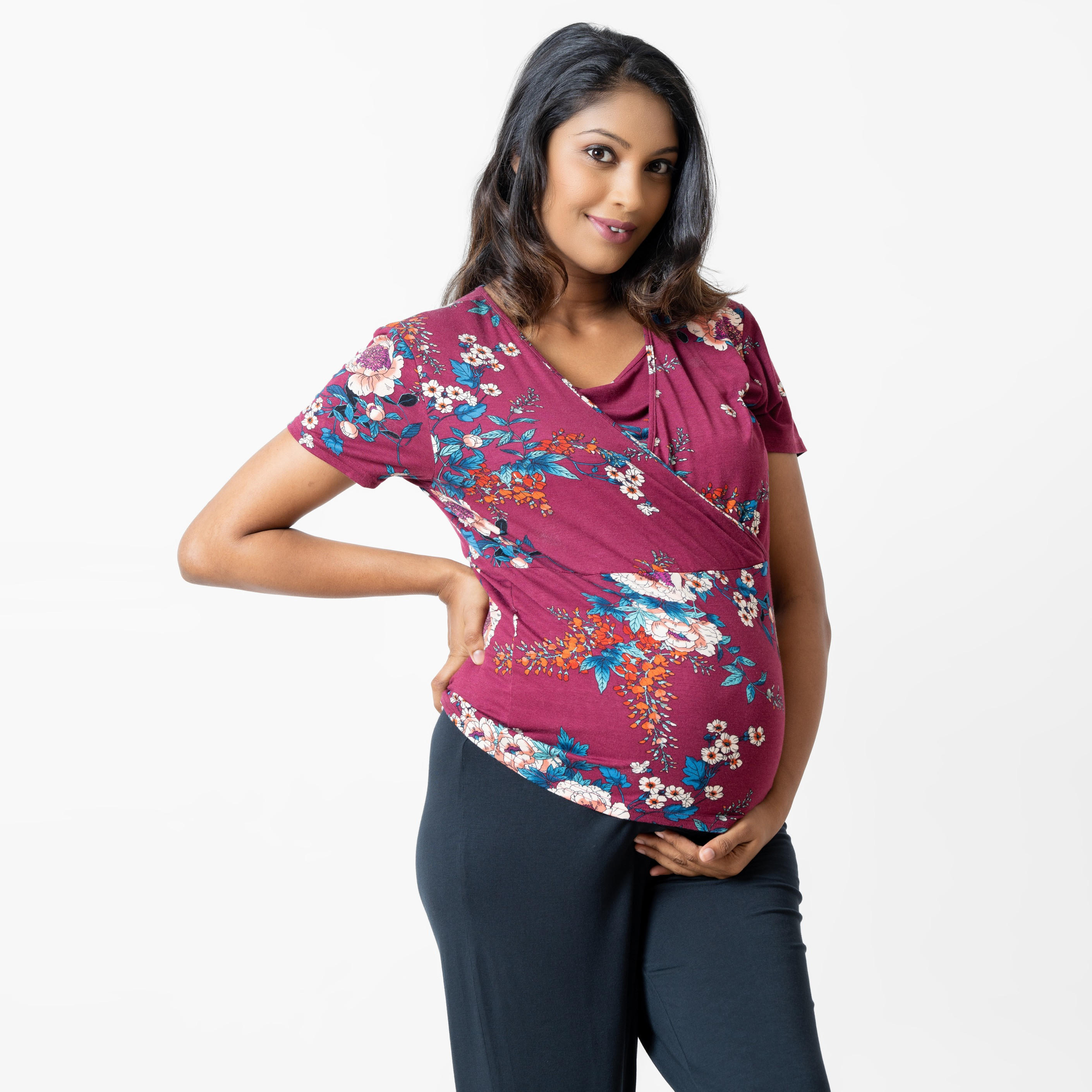 طقم بنطلون بيجاما وبلوزة للحوامل بطبعات أزهار من آدارايا-women-clothing-maternity-nightwear-image-2