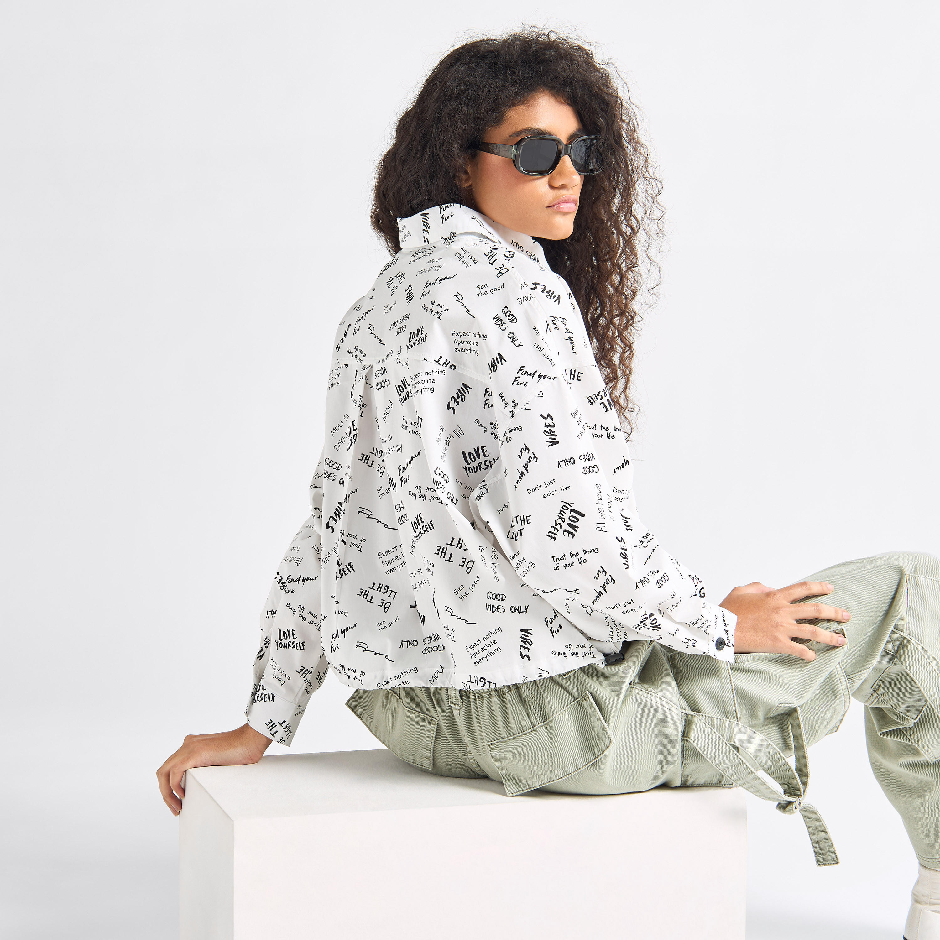 قميص بحوّاف قفل حبل وأكمام طويلة وطبعات-women-clothing-shirtsandblouses-shirts-image-3