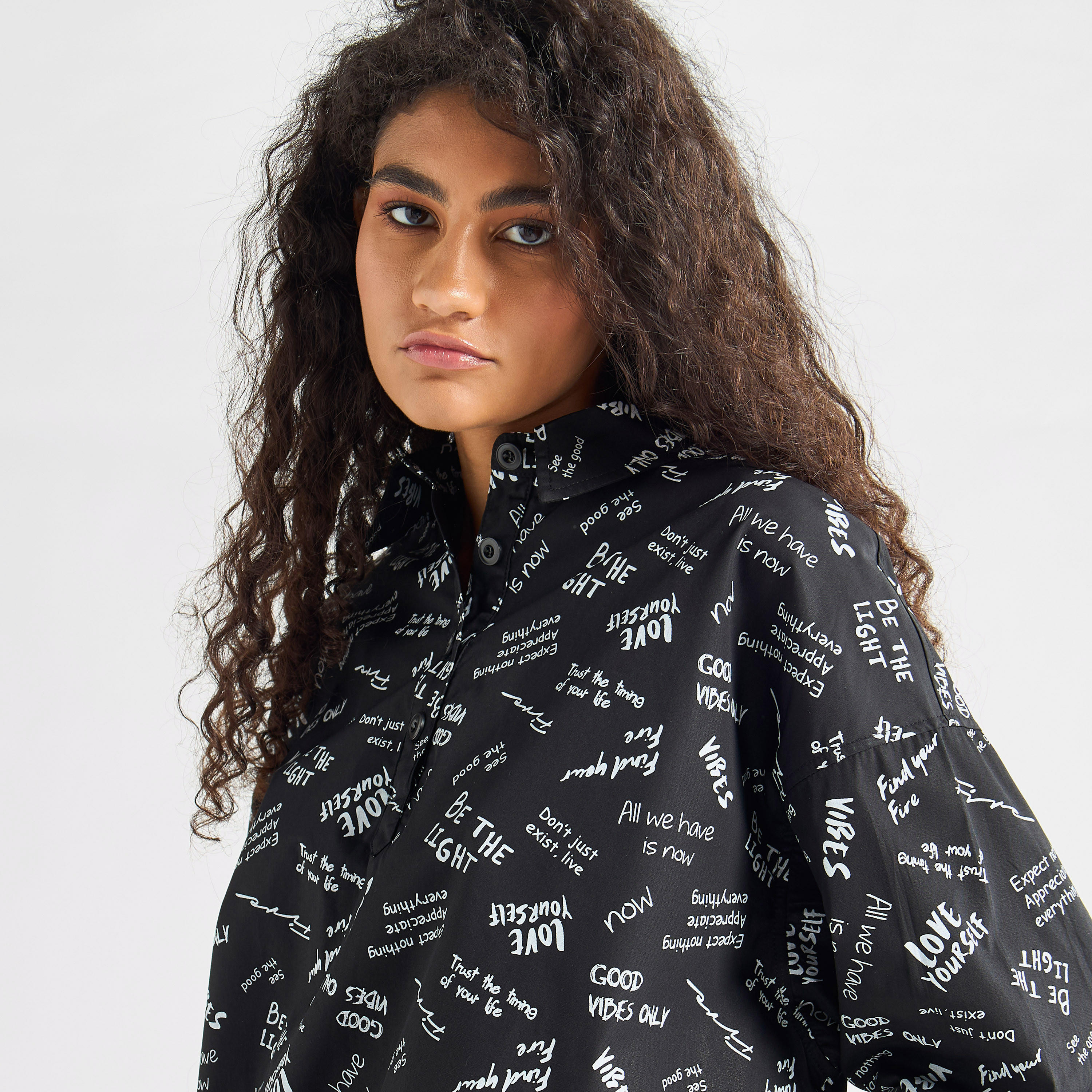 قميص بحوّاف قفل حبل وأكمام طويلة وطبعات-women-clothing-shirtsandblouses-shirts-image-10