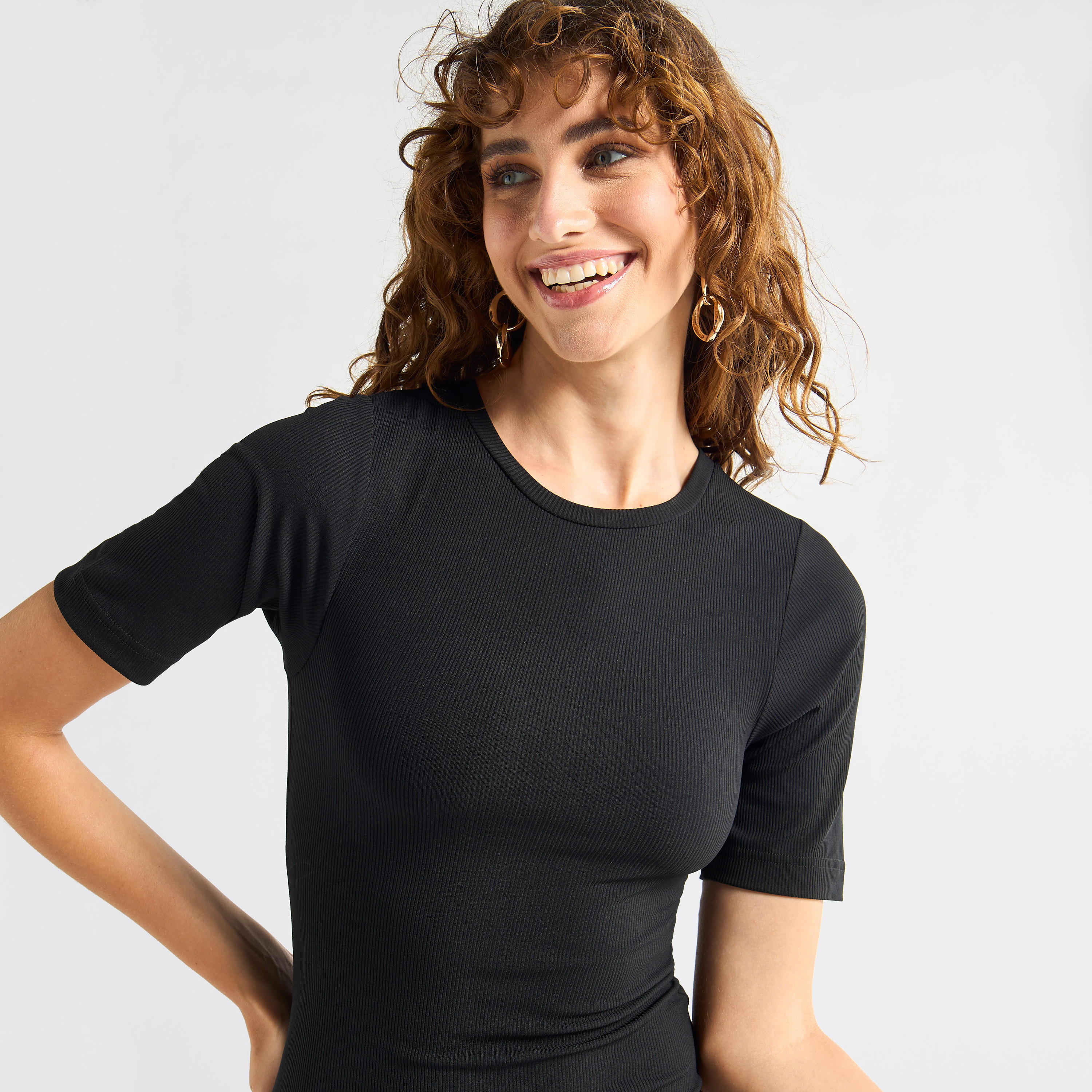 فستان بارز الملمس بقصة ضيقة بياقة مستديرة وأكمام قصيرة-women-clothing-dresses-image-4