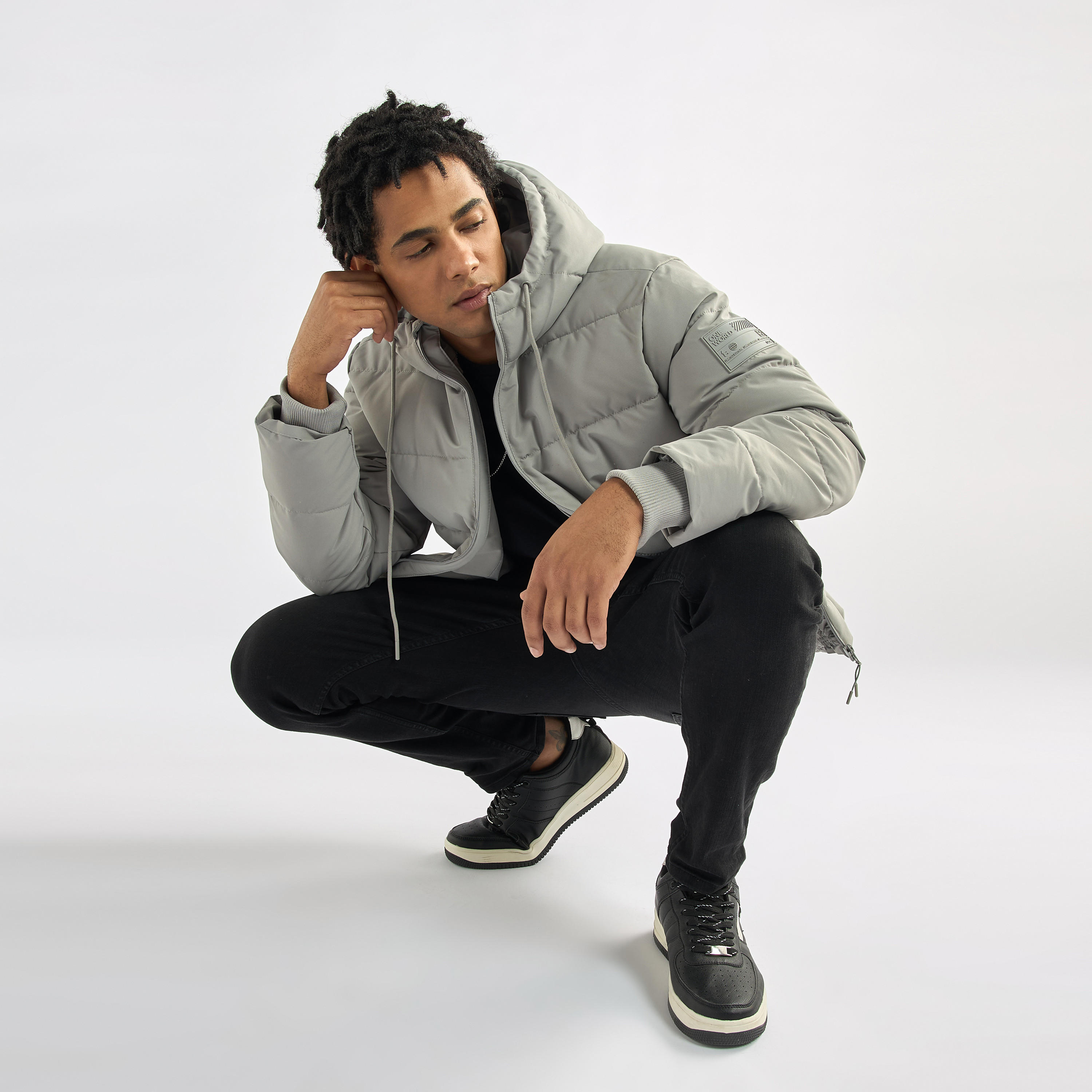 جاكيت مبطن بقبعة وجيوب وسحاب إغلاق-men-clothing-jacketsandblazers-jackets-image-3