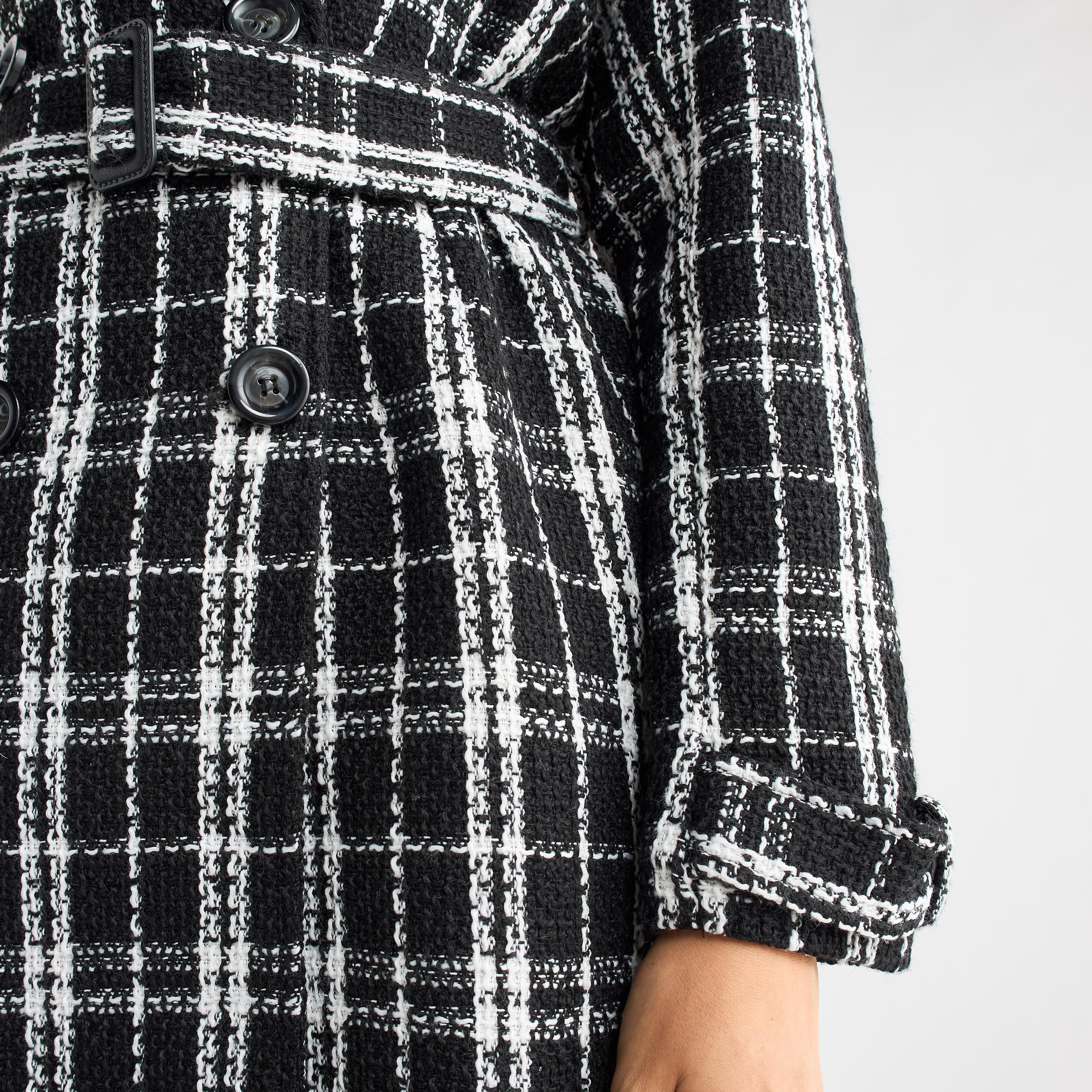 معطف مربعات بياقة طويلة وحزام-women-clothing-coatsandjackets-coats-image-1