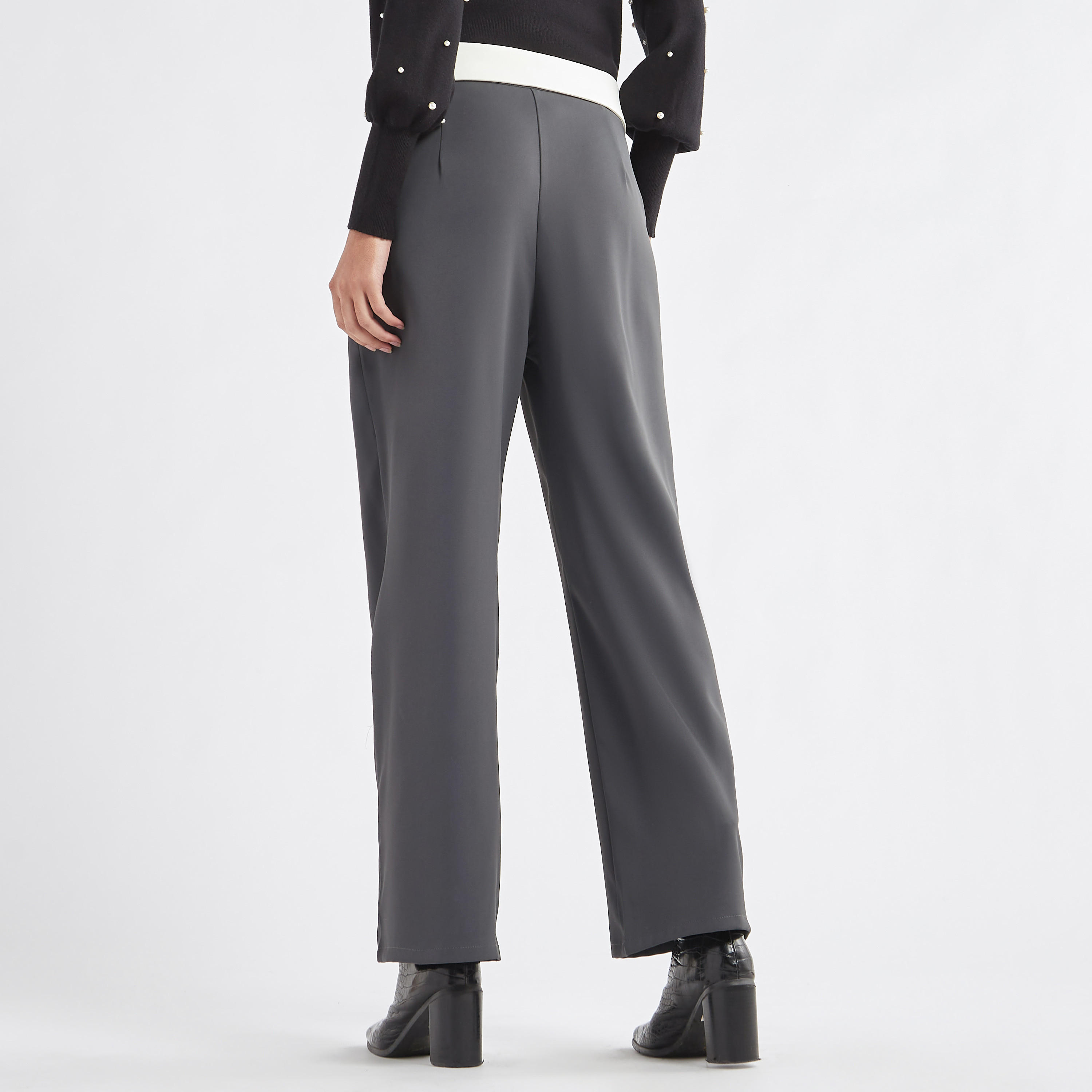 بنطلون سادة واسع الساق بتفاصيل طيّات وجيوب-women-clothing-bottoms-trousers-image-7