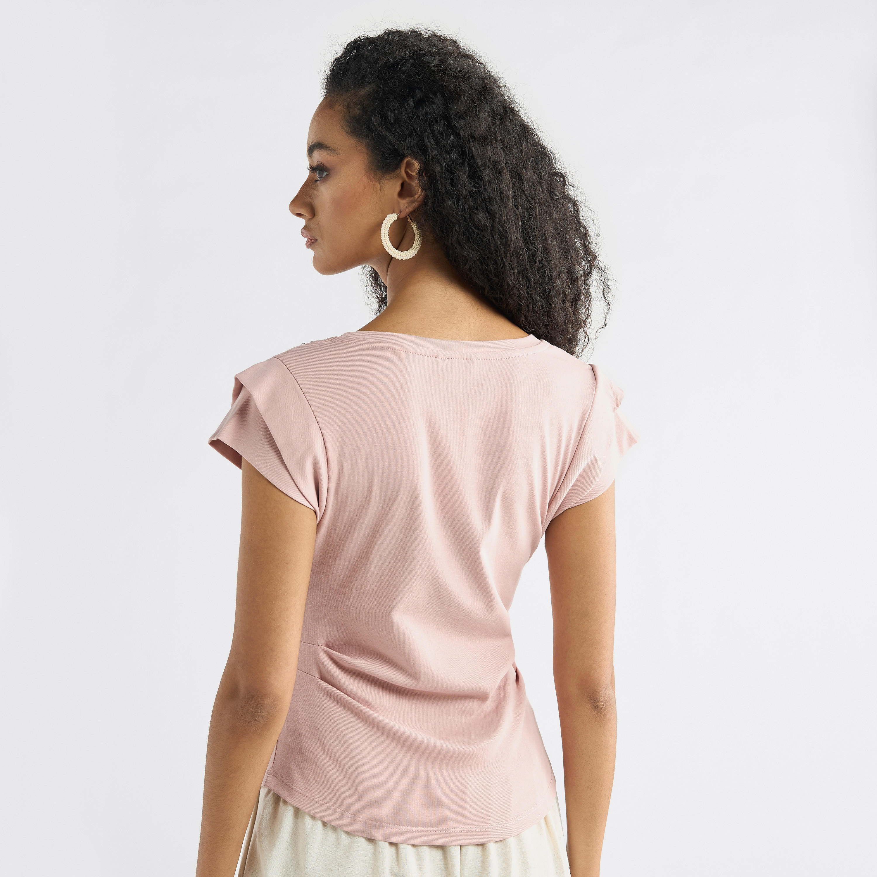 تيشيرت مزيّن بياقة مستديرة وأكمام كاب-women-clothing-tshirts-image-3