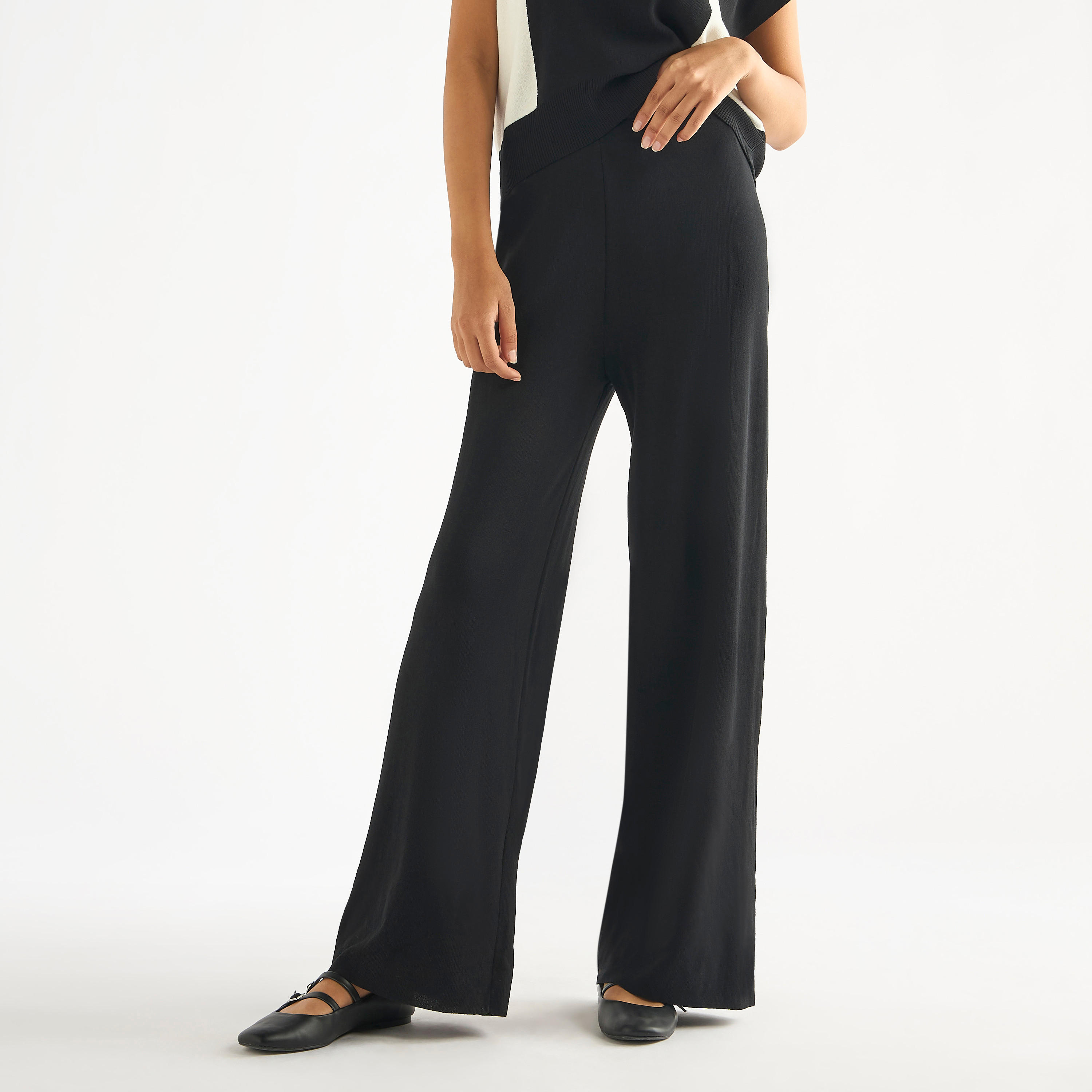 بنطلون سادة واسع الساقين بخصر مطاطي مضلع-women-clothing-bottoms-trousers-image-4