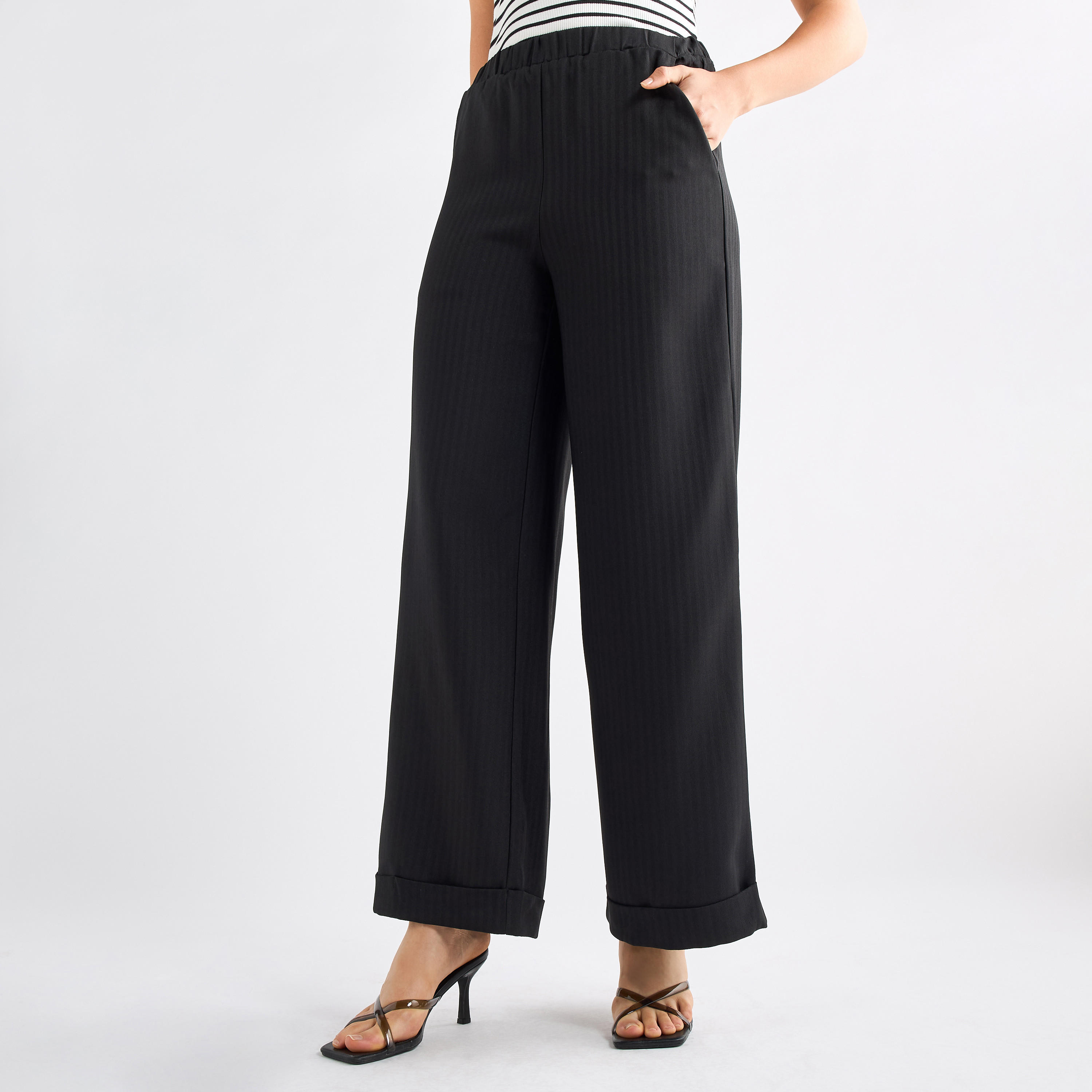 بنطلون واسع الساقين مخطط طويل بخصر مطاطي-women-clothing-bottoms-trousers-image-1