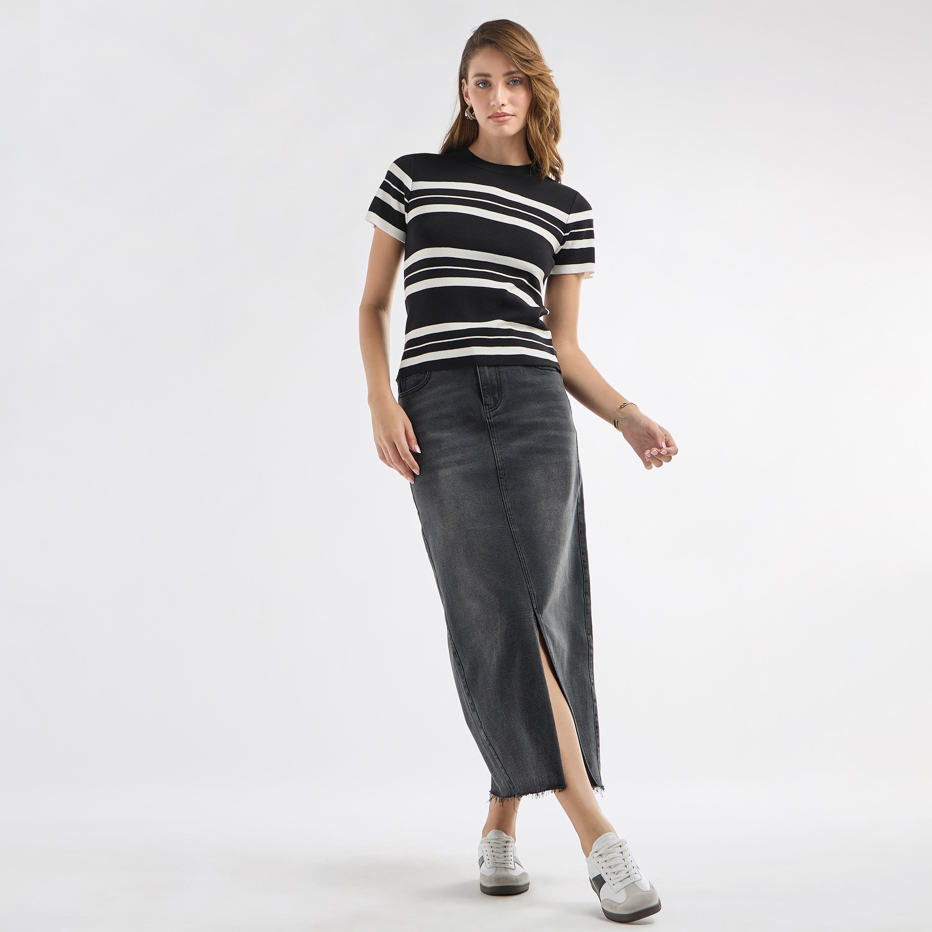 تيشيرت مخطط بياقة ضيقة وأكمام قصيرة-women-clothing-tshirts-image-6