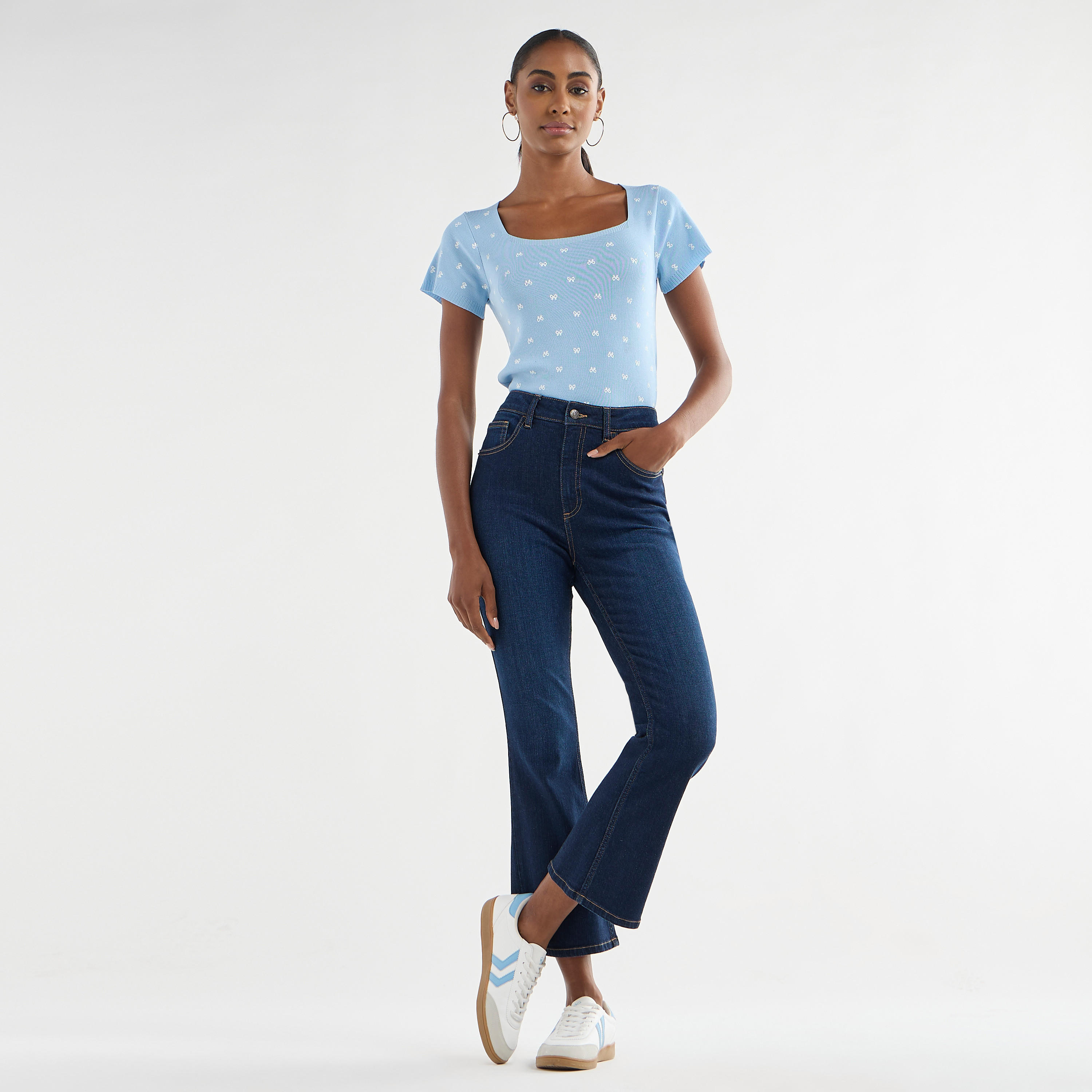 تيشيرت بارز الملمس بأكمام قصيرة وياقة مربعة-women-clothing-tshirts-image-10