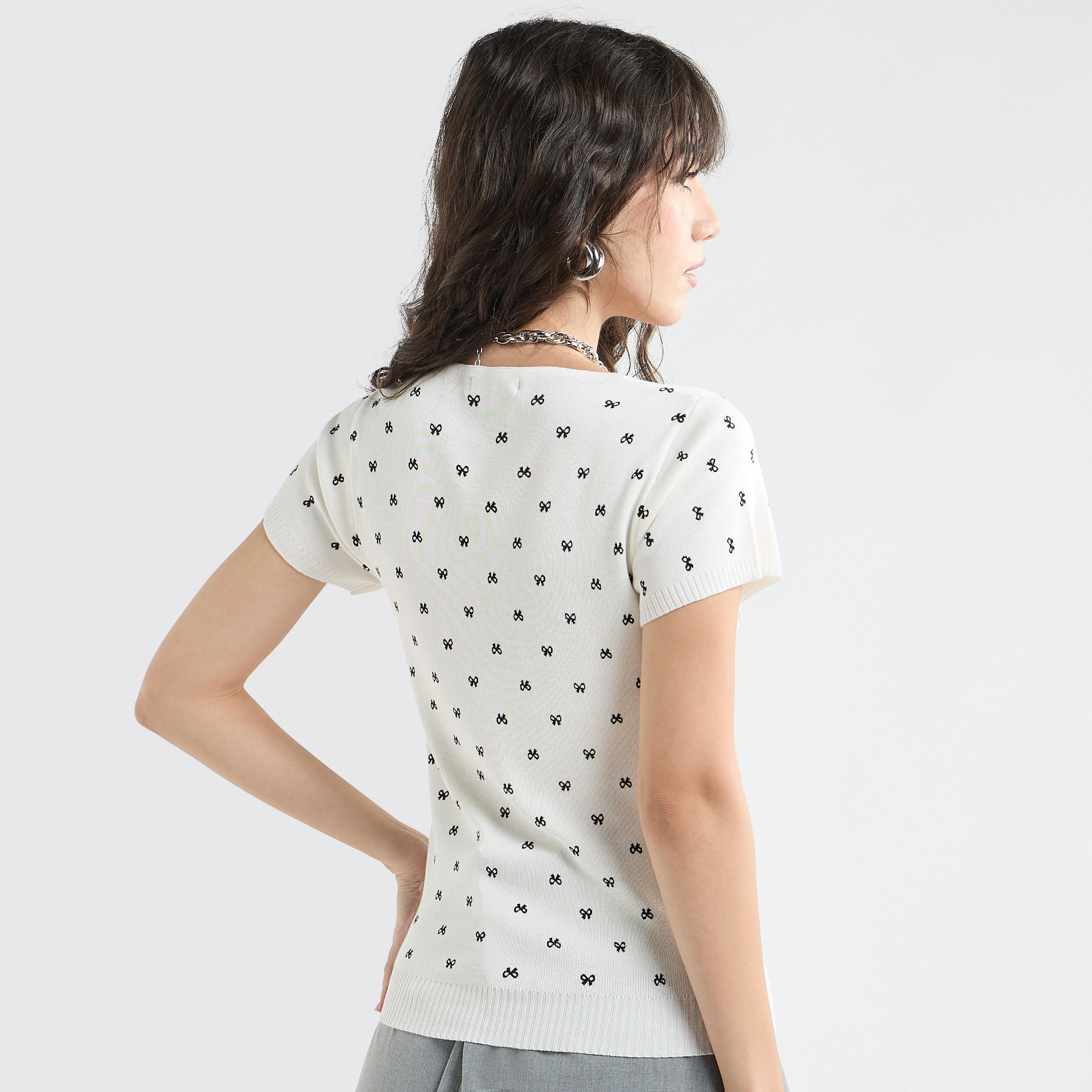 تيشيرت بارز الملمس بأكمام قصيرة وياقة مربعة-women-clothing-tshirts-image-3