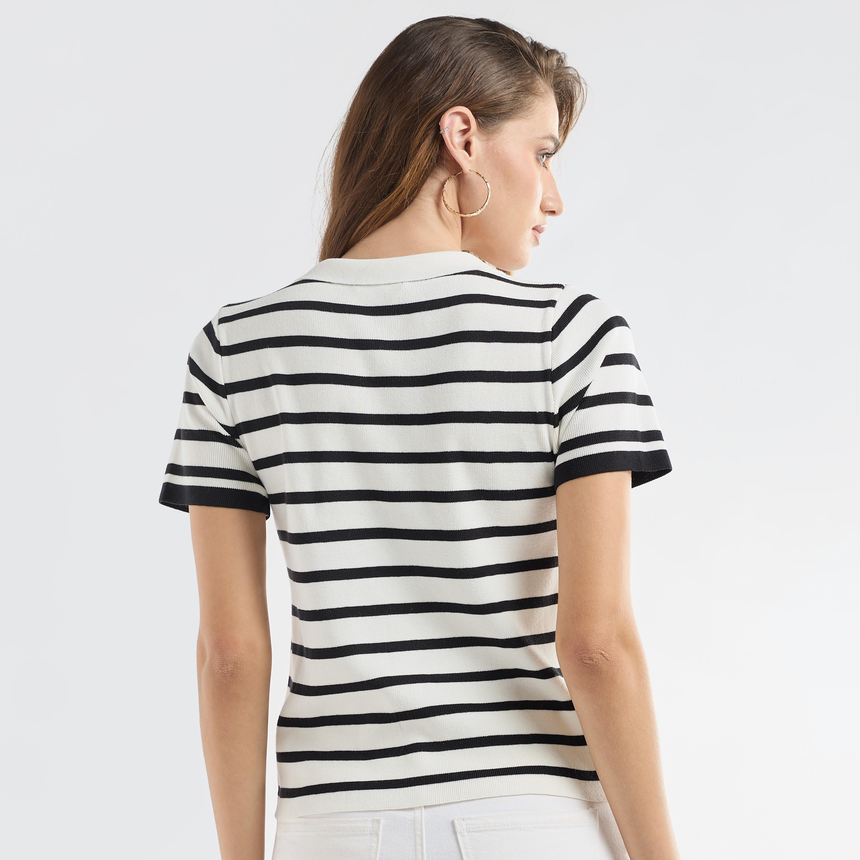 بلوزة مخططة بياقة عادية وأكمام قصيرة-women-clothing-tshirts-image-7