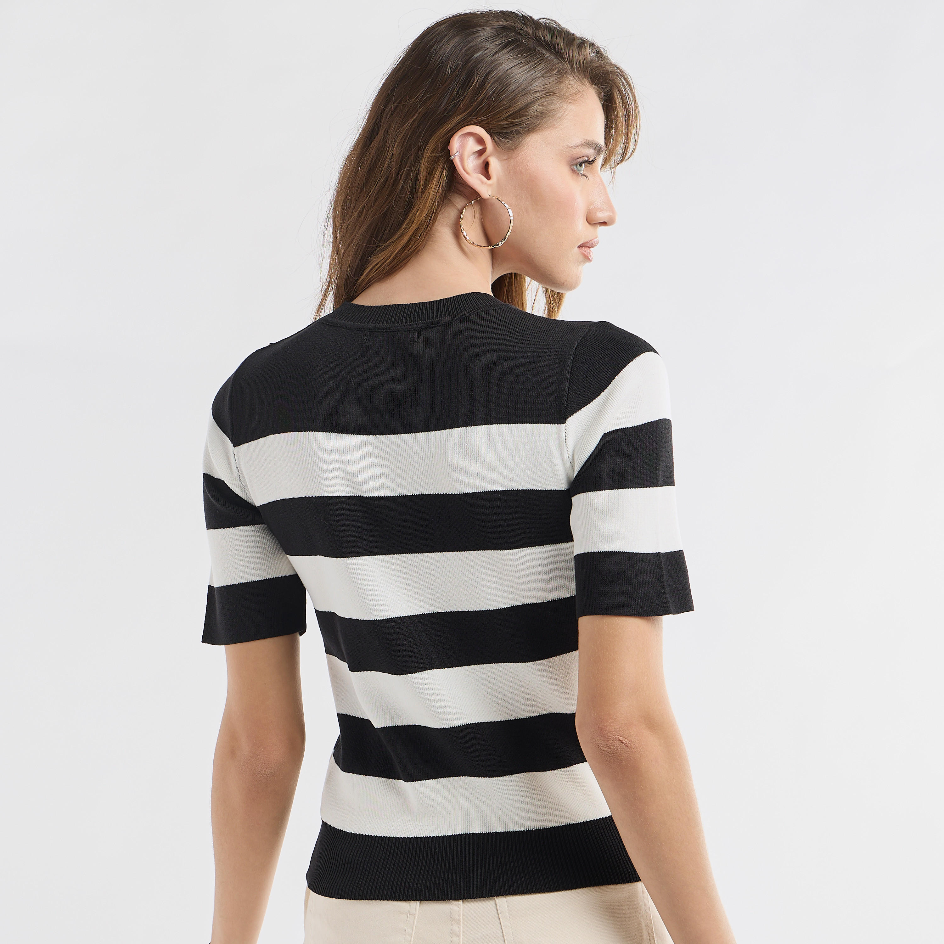 تيشيرت مقلم بياقة مستديرة وأكمام قصيرة-women-clothing-tshirts-image-3