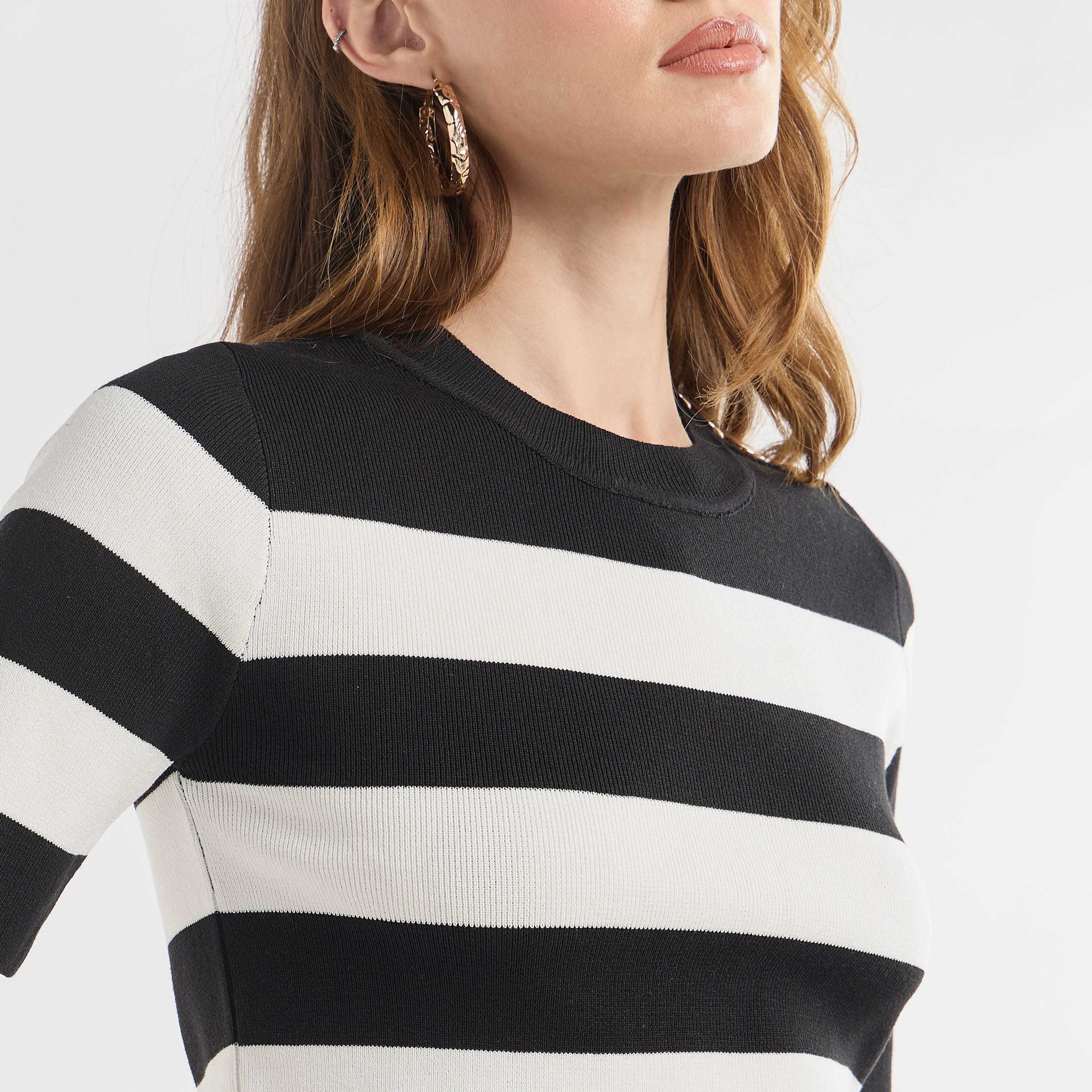 تيشيرت مقلم بياقة مستديرة وأكمام قصيرة-women-clothing-tshirts-image-4
