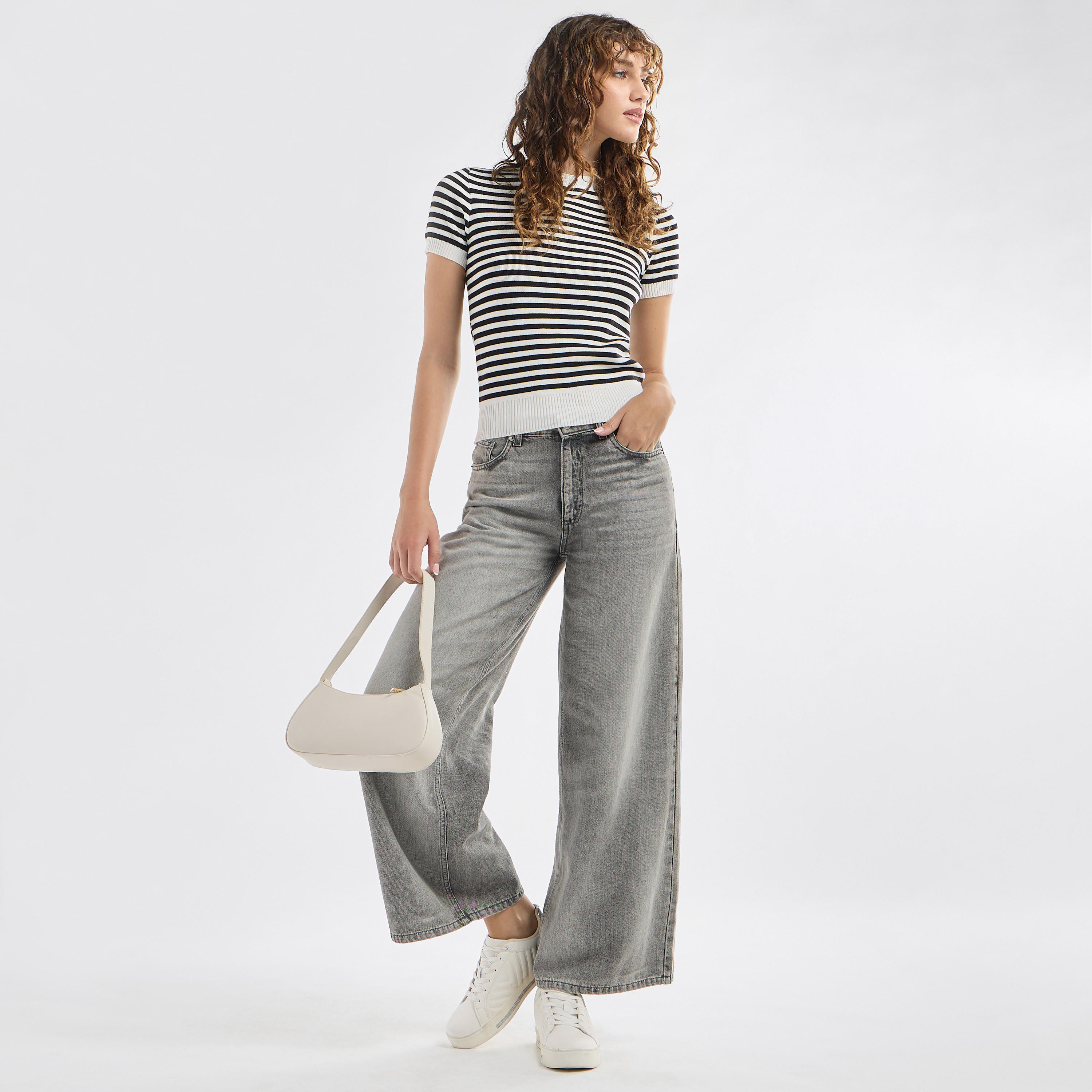 تيشيرت مخطط بياقة ضيقة وأكمام قصيرة-women-clothing-tshirts-image-3