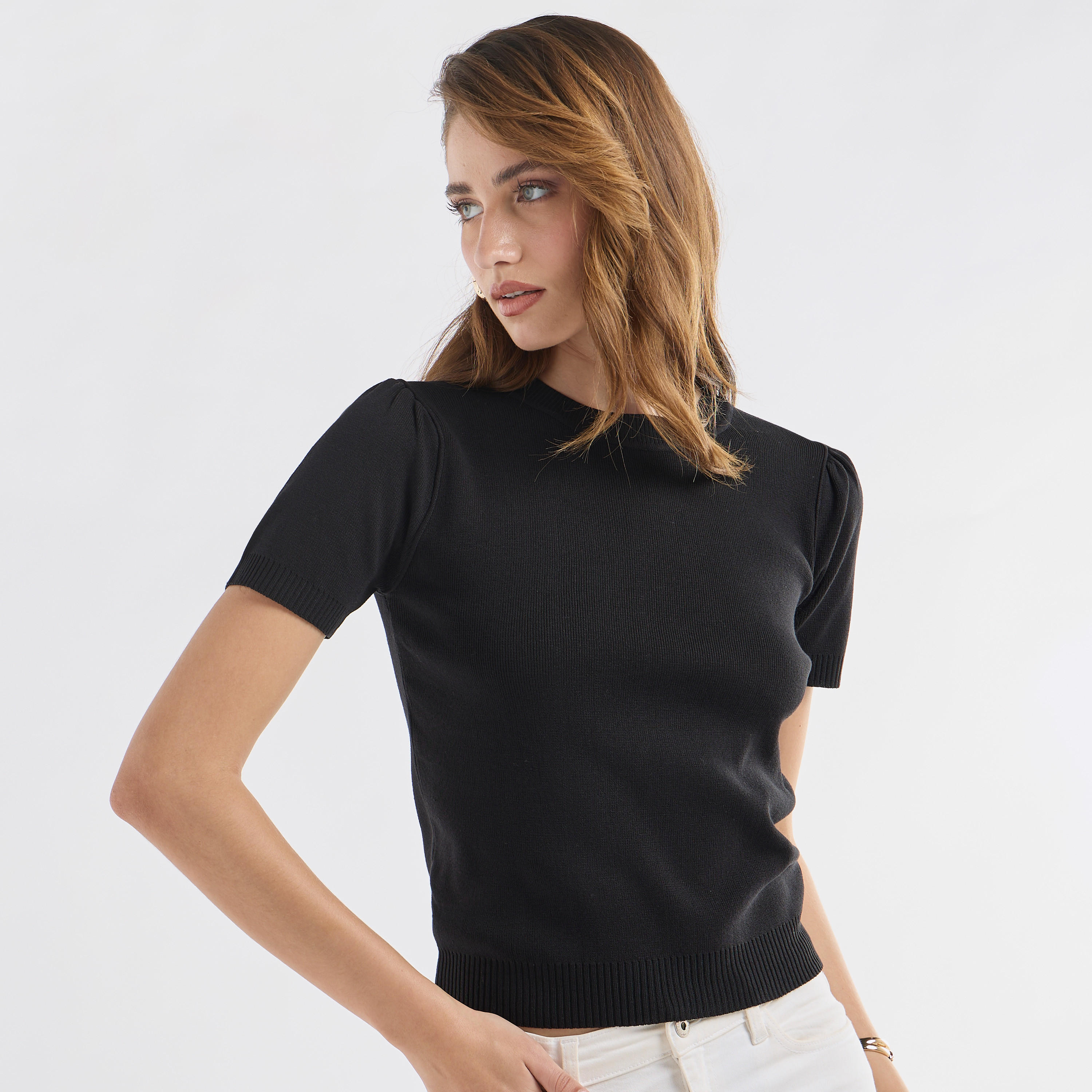 تيشيرت سادة بياقة ضيّقة وأكمام قصيرة-women-clothing-tshirts-image-1