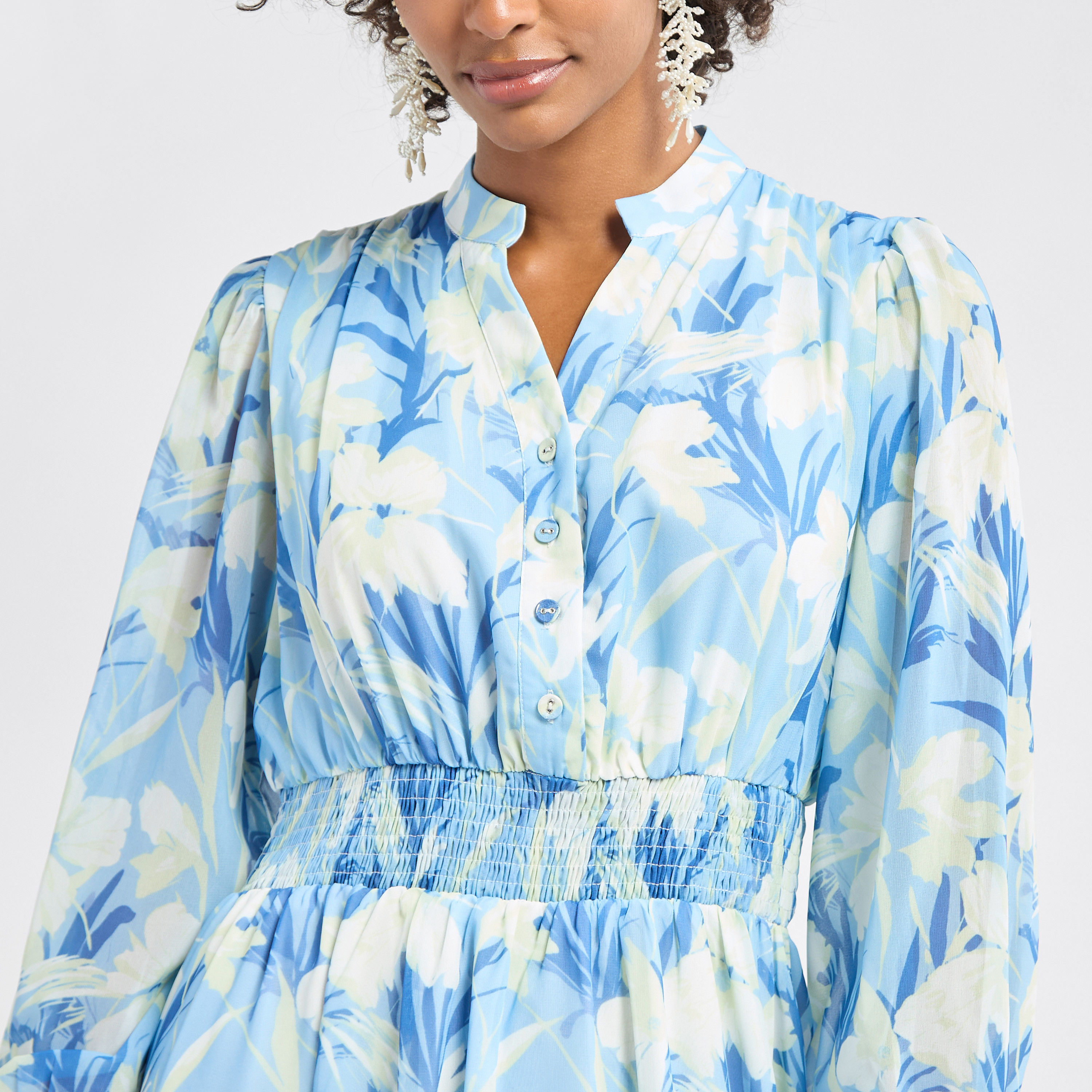 فستان قميص ميدي بطبعات أزهار وأكمام طويلة وتفاصيل بكسرات-women-clothing-dresses-image-4