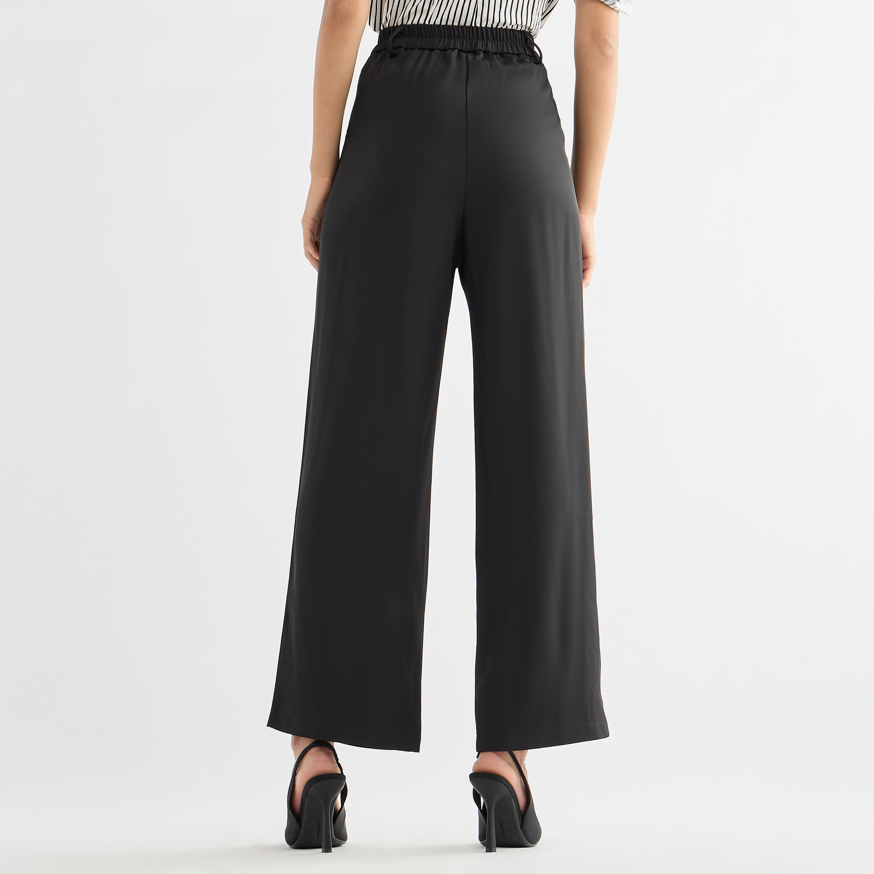 بنطلون سادة بقصة عادية وثنايا وجيوب-women-clothing-bottoms-trousers-image-2