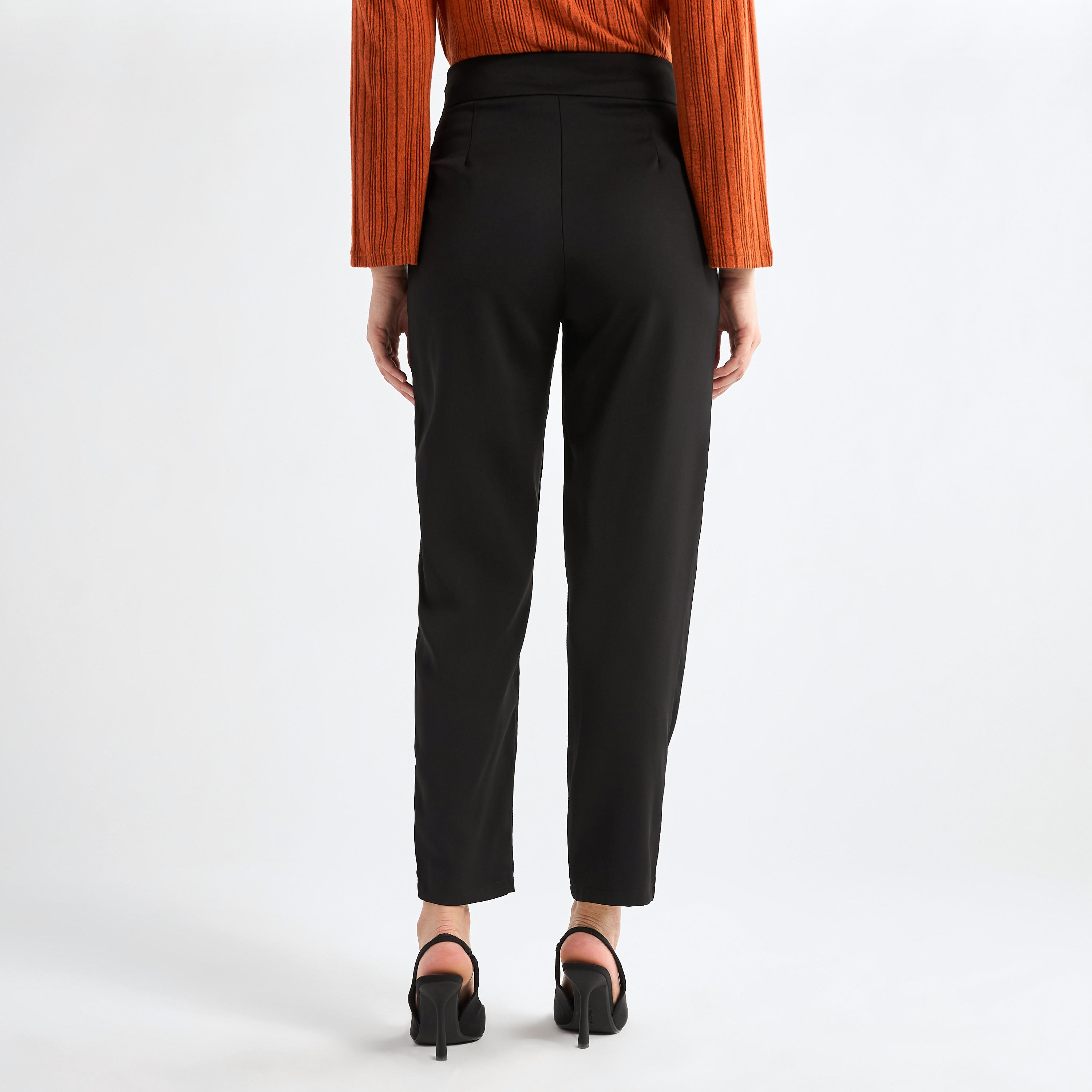 بنطلون سادة بقصة مستقيمة وجيوب وحزام-women-clothing-bottoms-trousers-image-2