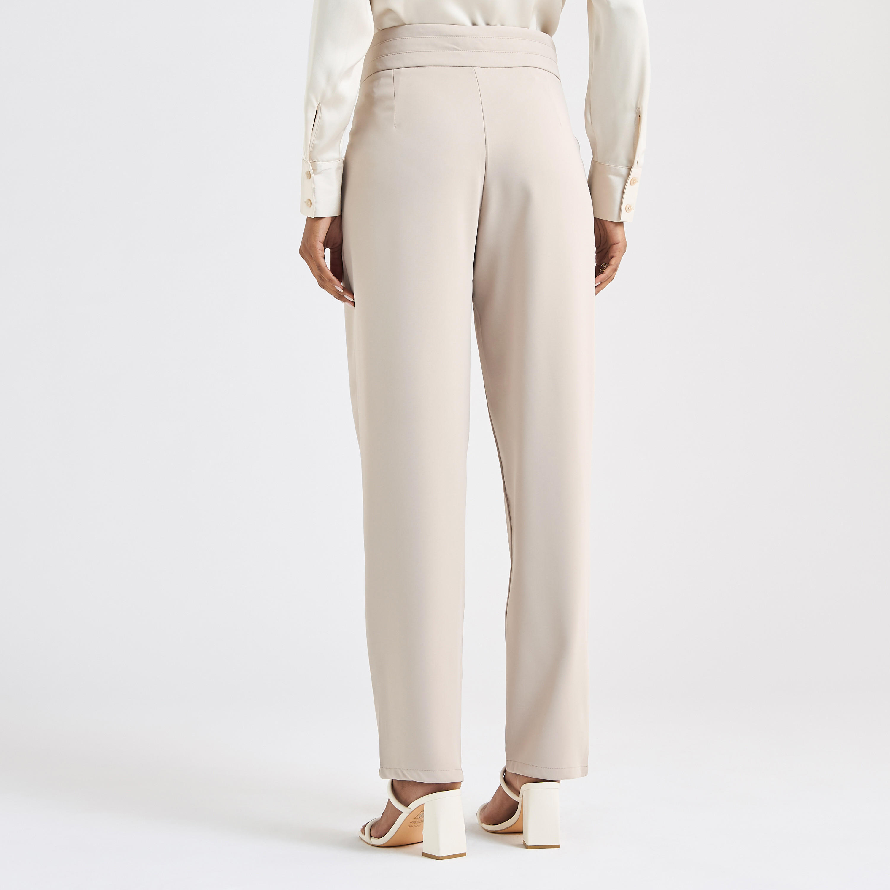 بنطلون سادة بقصّة مستقيمة وجيوب-women-clothing-bottoms-trousers-image-2
