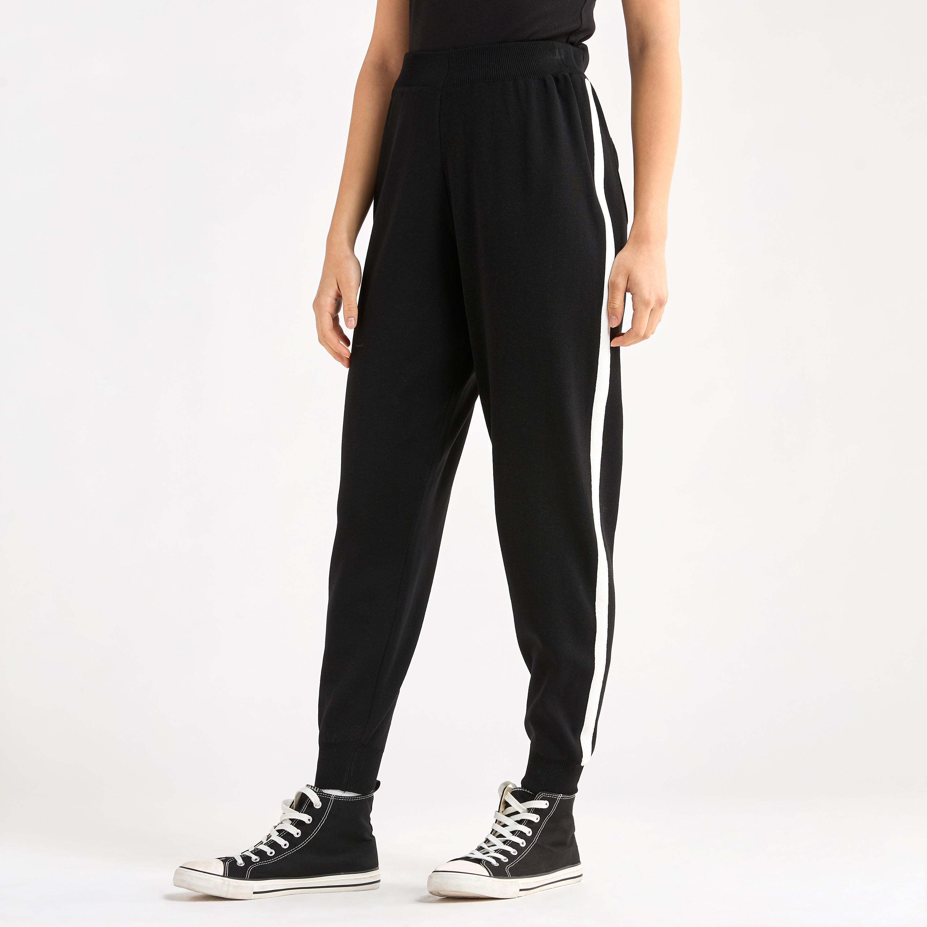 بنطلون رياضي بتفاصيل شريطية مع حزام خصر مطاطي-women-clothing-bottoms-joggers-image-1
