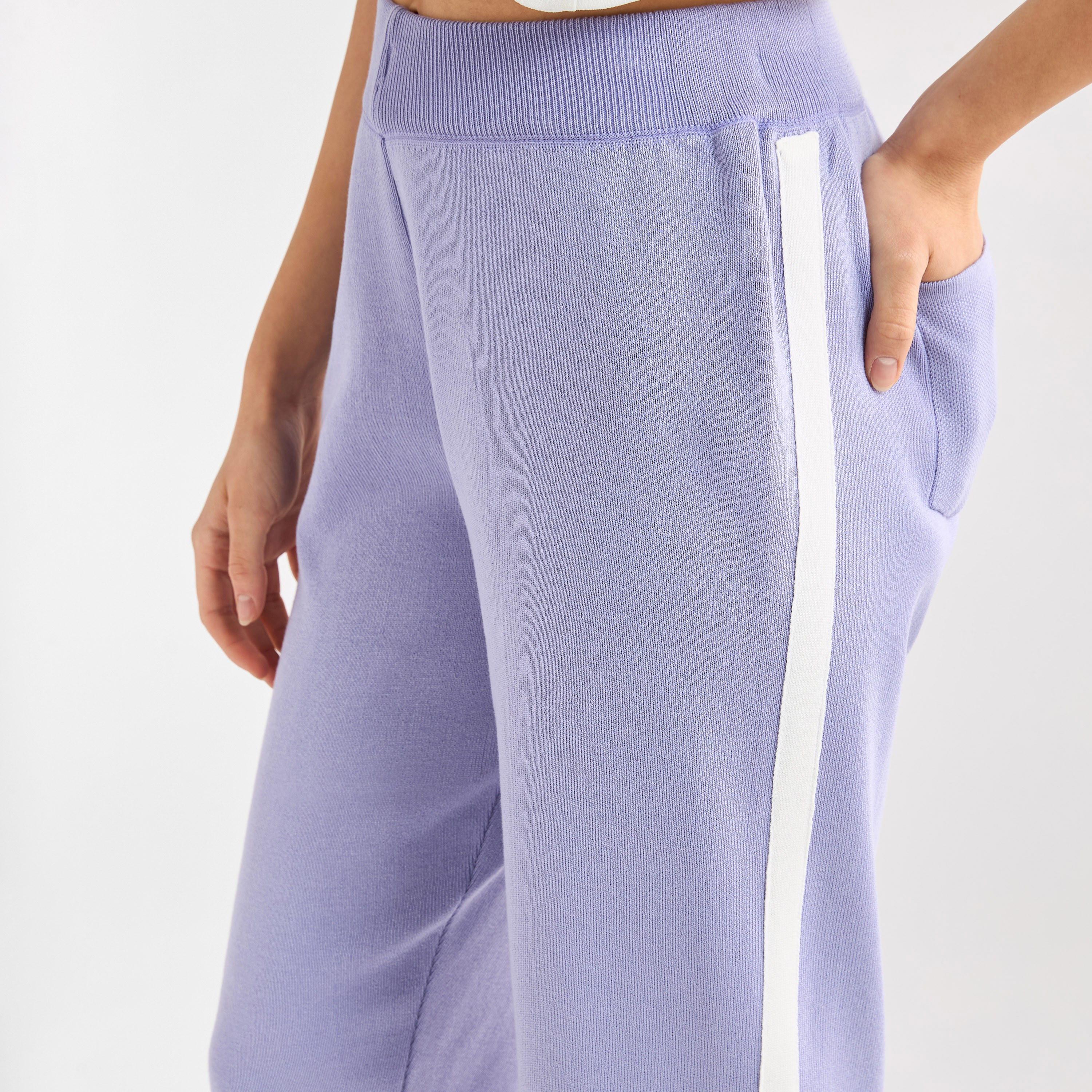 بنطلون رياضي بتصميم ألواح وجيوب وخصر مطاطي مضلّع-women-clothing-bottoms-joggers-image-4