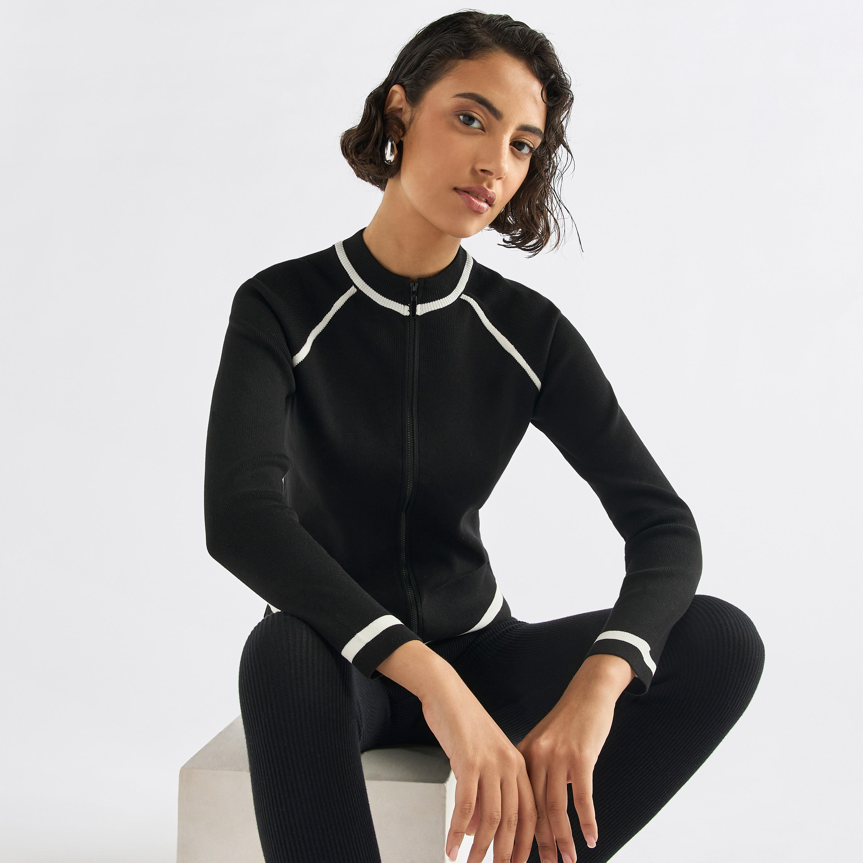 جاكيت بقصة عادية وسحّاب إغلاق وياقة عالية-women-winterwear-coatsandjackets-jackets-image-5