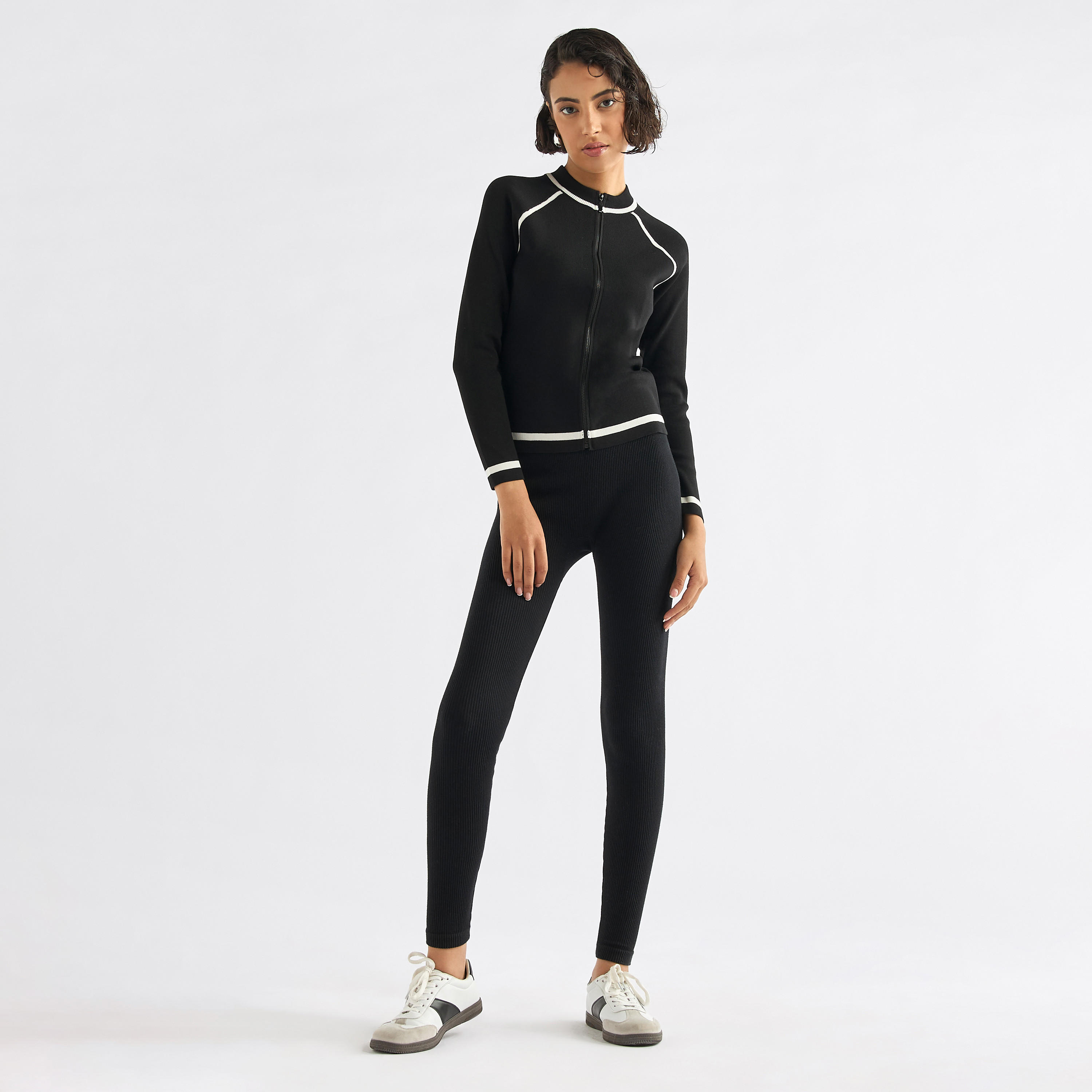 جاكيت بقصة عادية وسحّاب إغلاق وياقة عالية-women-winterwear-coatsandjackets-jackets-image-4