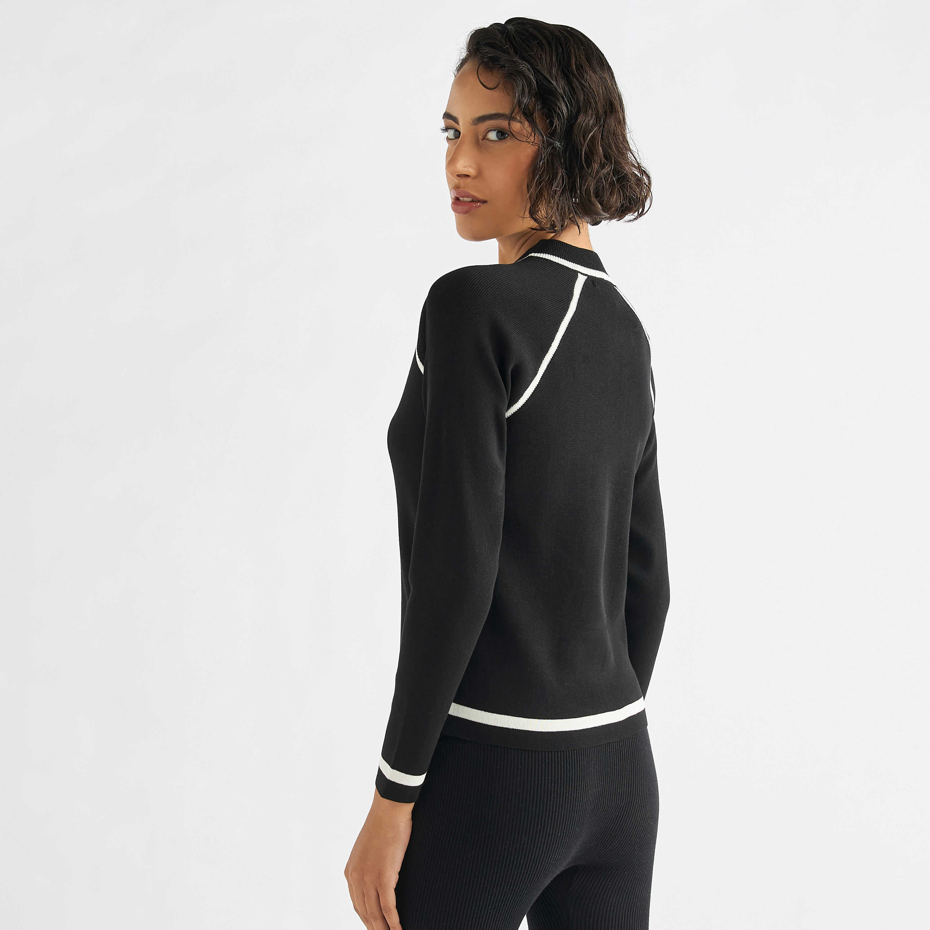 جاكيت بقصة عادية وسحّاب إغلاق وياقة عالية-women-winterwear-coatsandjackets-jackets-image-3