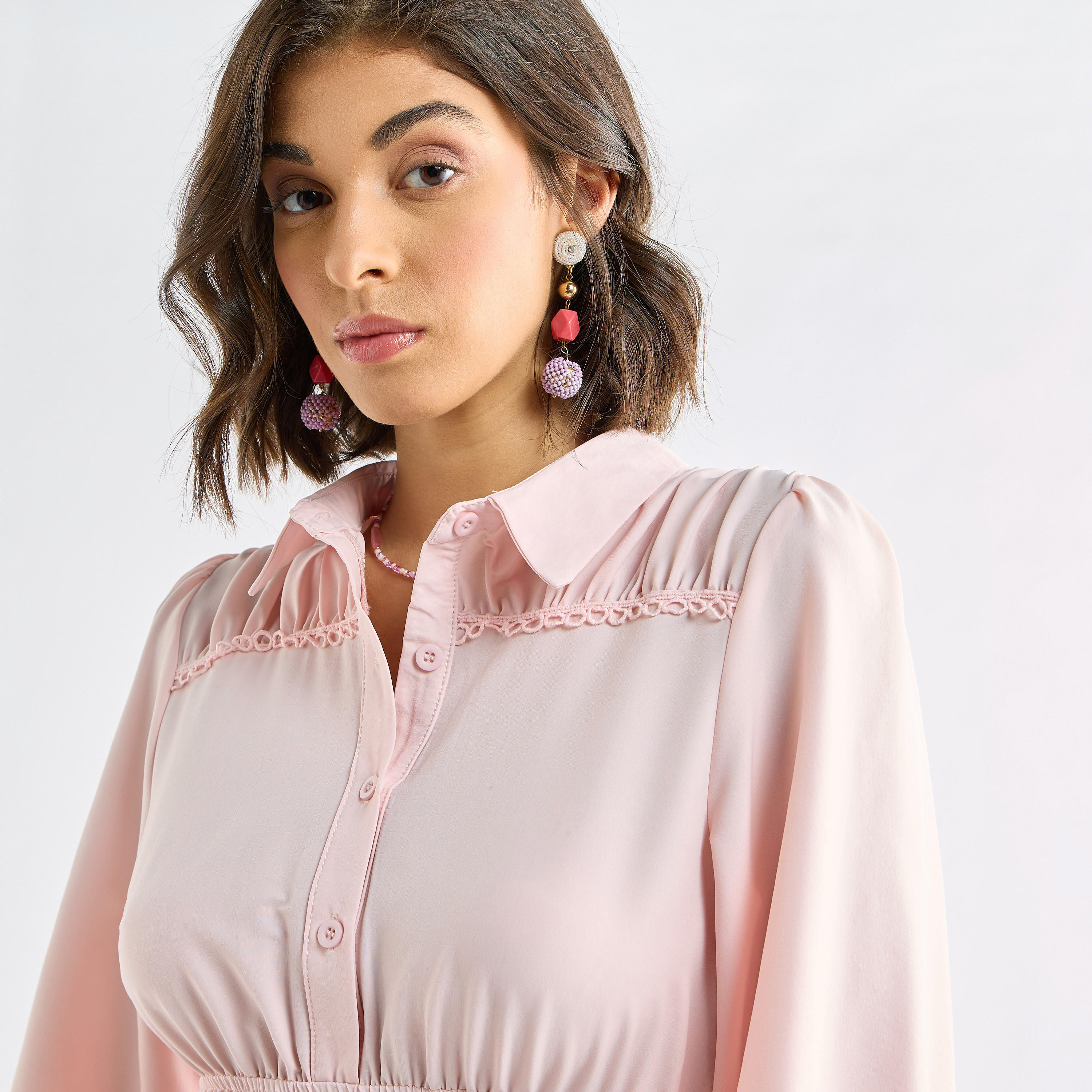 فستان ميدي سادة متعدد الطبقات بياقة عادية وأكمام منفوخة-women-clothing-dresses-image-4