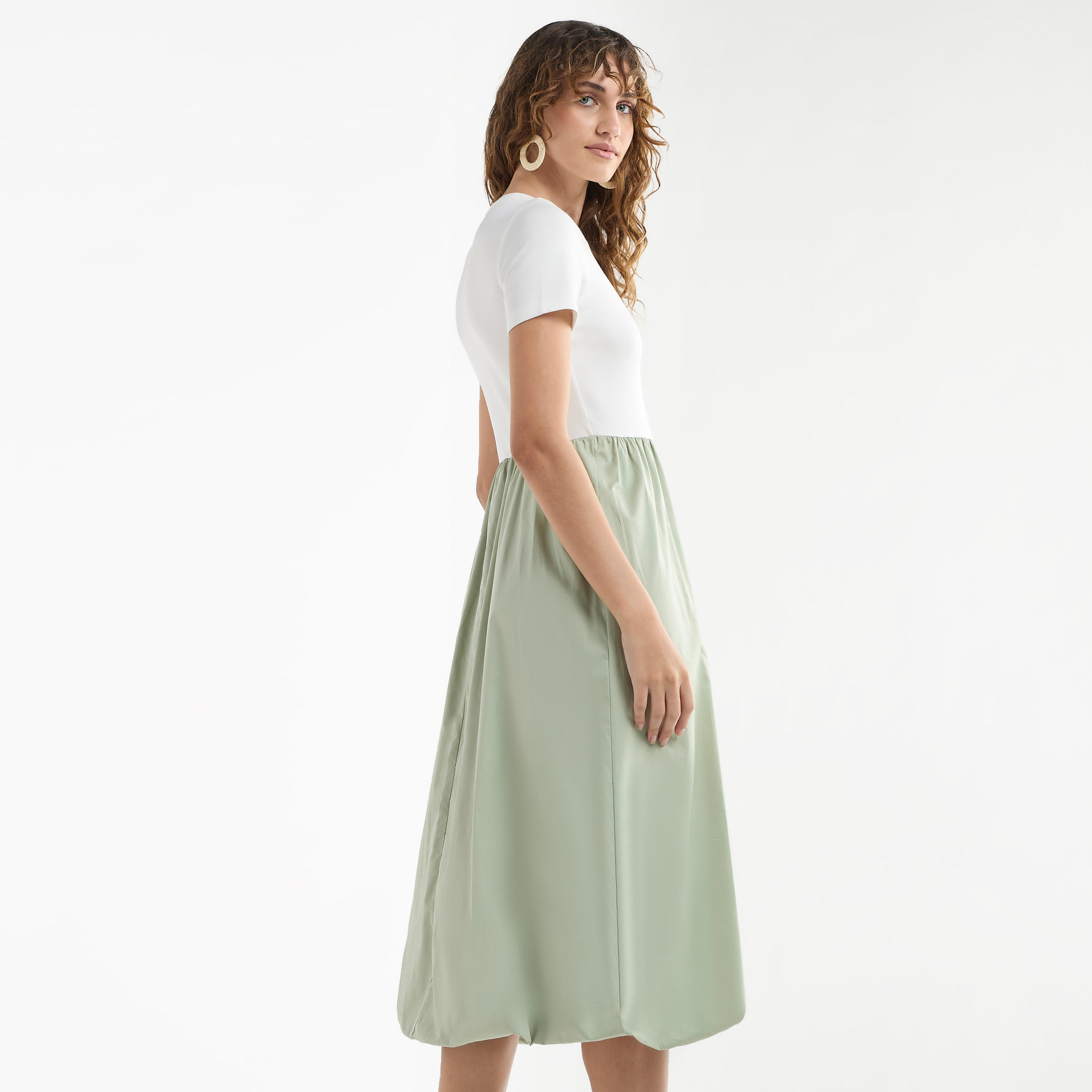 فستان قطن إيه لاين بتصميم قوالب ملونة وأكمام قصيرة وياقة مستديرة-women-clothing-dresses-image-7