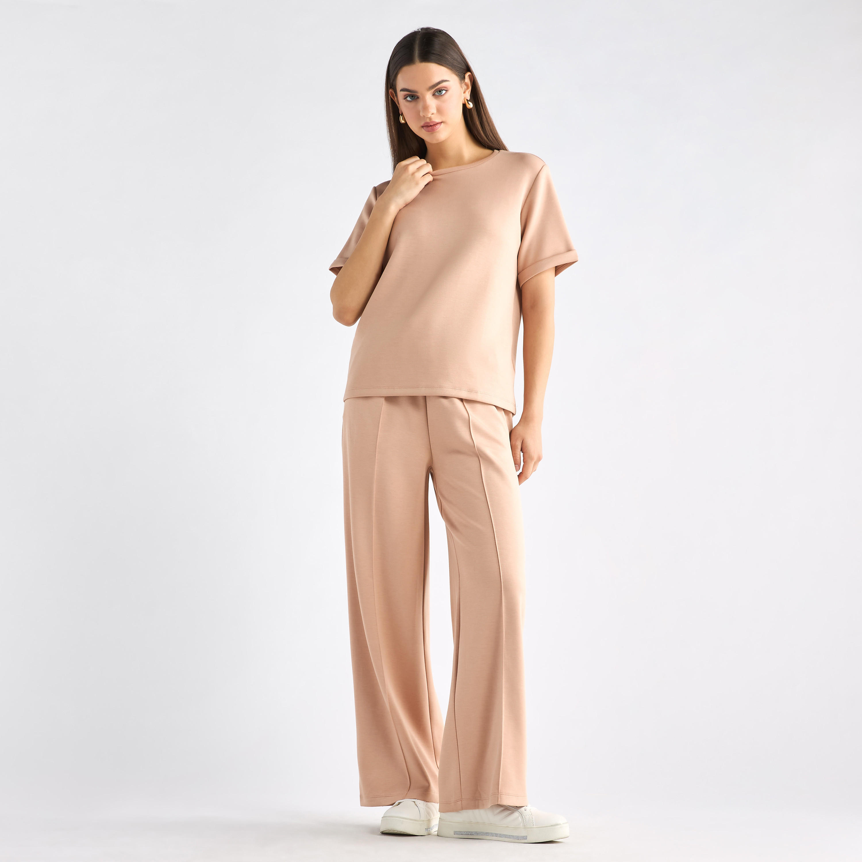 طقم بنطلون وتيشيرت بياقة ضيقة-women-clothing-coordsets-image-1