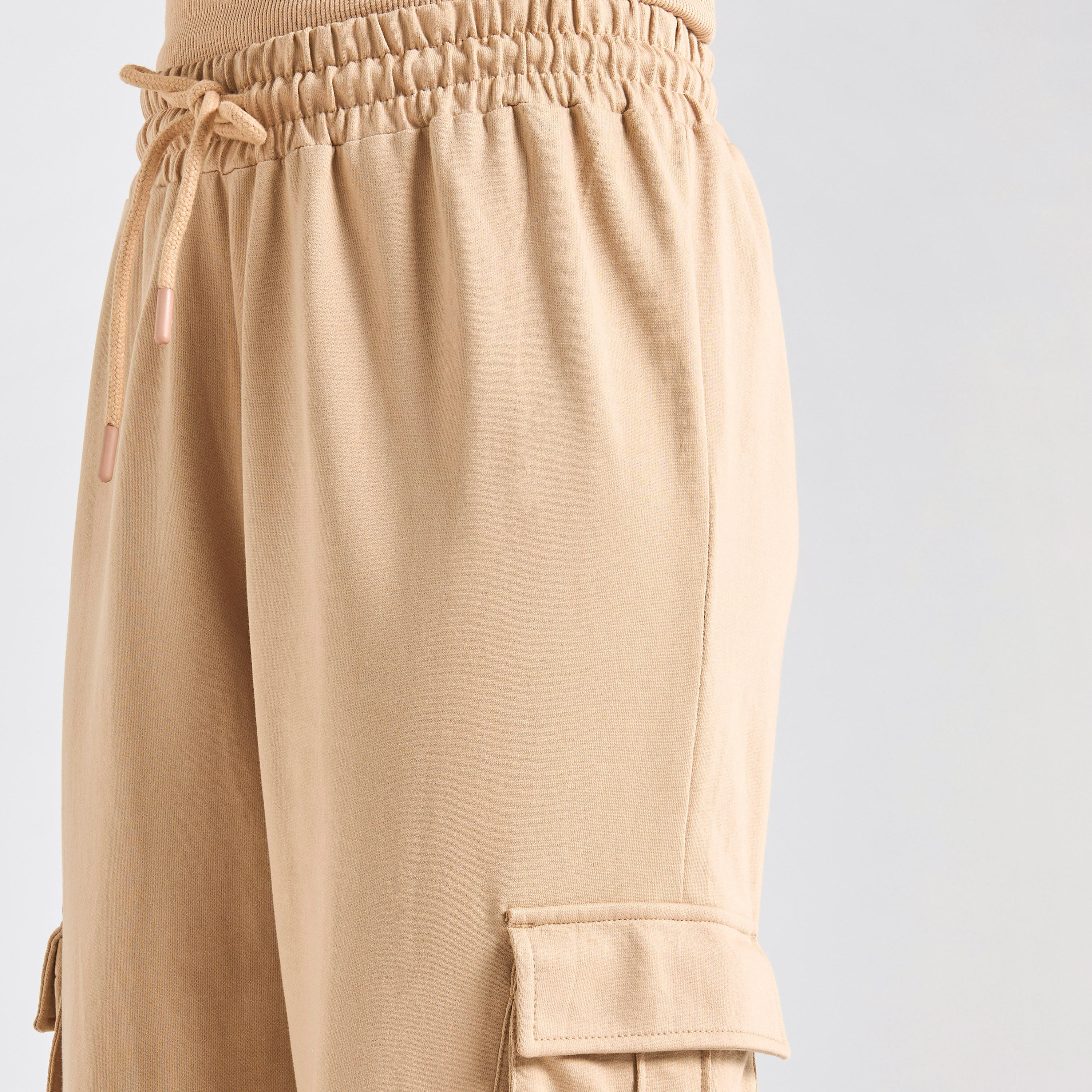 طقم بنطلون كارجو رياضي وتيشيرت بولو بارز الملمس-women-clothing-coordsets-image-5
