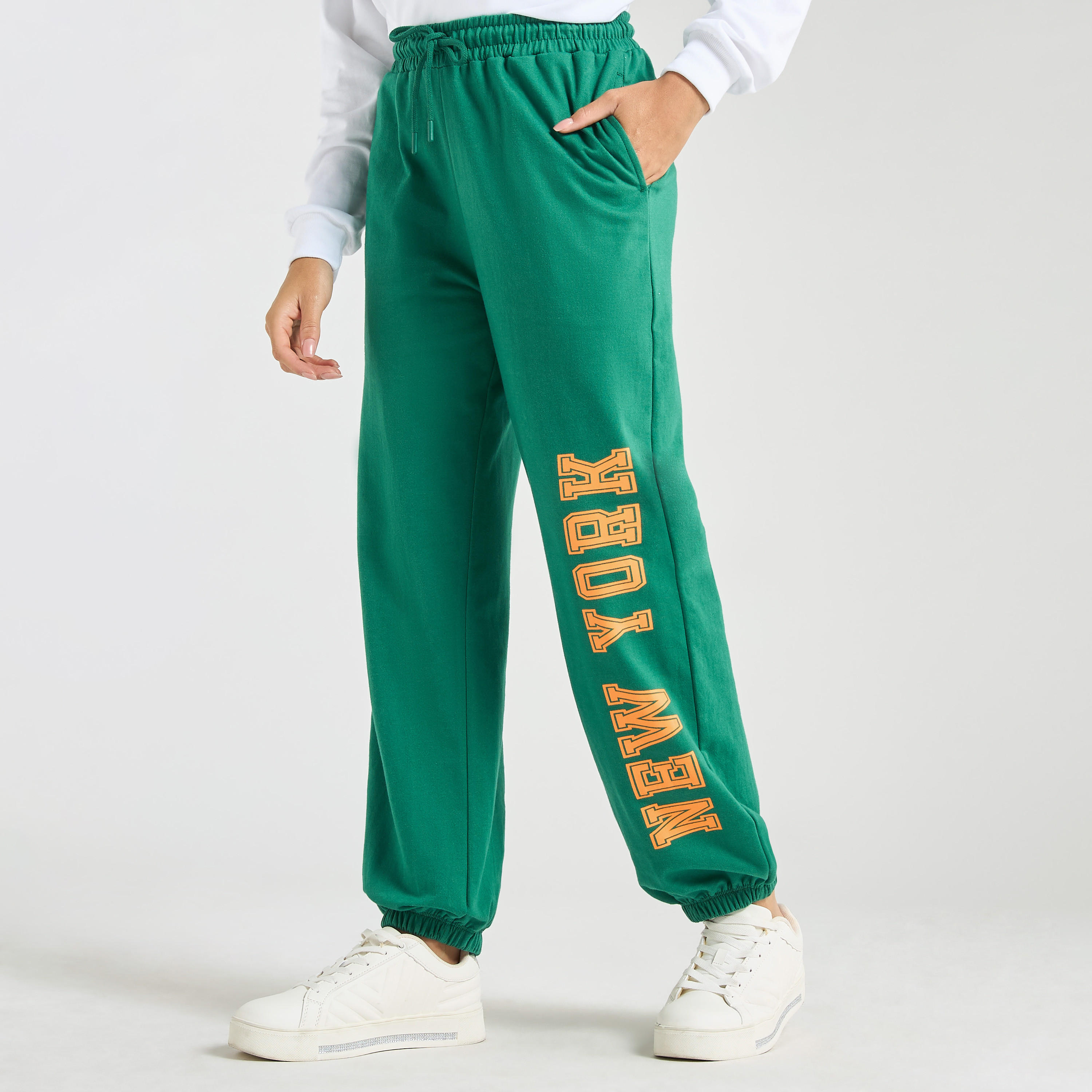 طقم بنطلون رياضي وهودي بأكمام طويلة وطبعات-women-clothing-coordsets-image-4