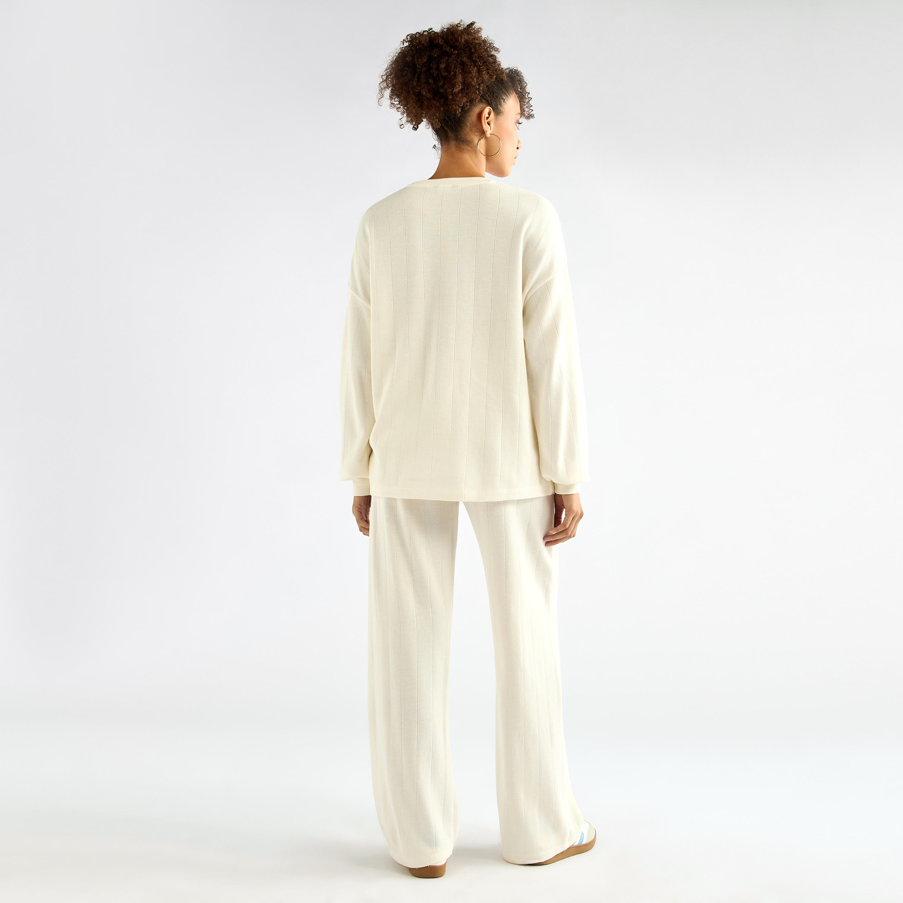 طقم بنطلون وتيشيرت بارز الملمس بأكمام طويلة-women-clothing-coordsets-image-3