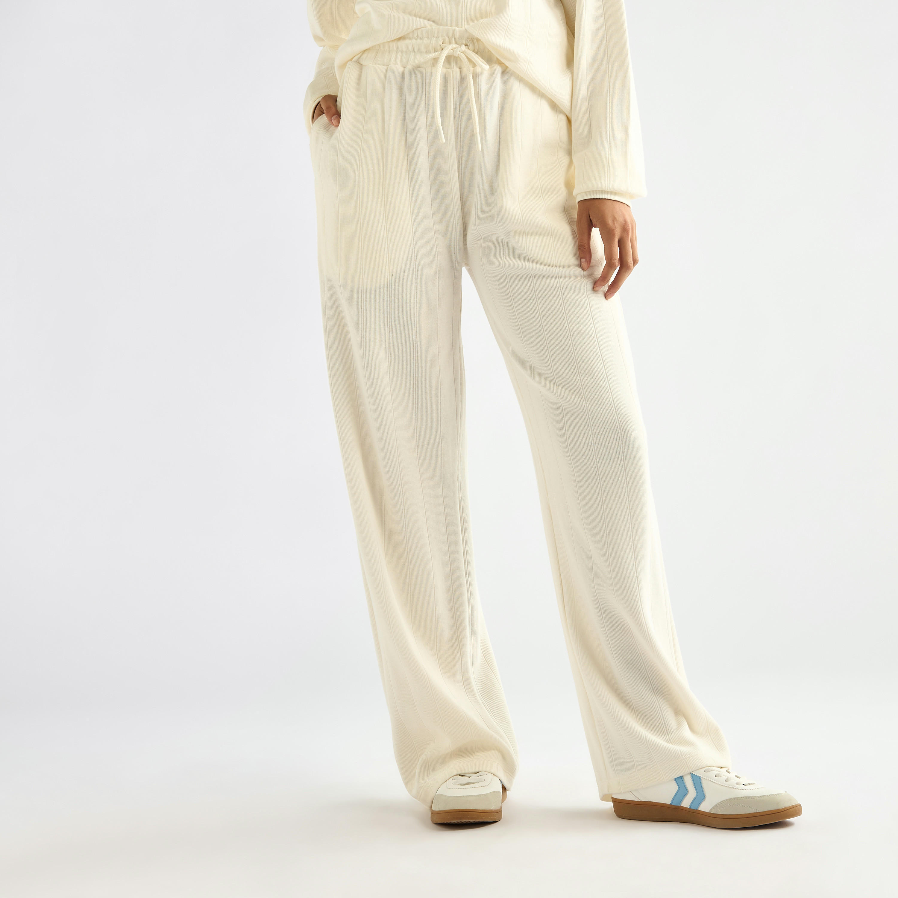 طقم بنطلون وتيشيرت بارز الملمس بأكمام طويلة-women-clothing-coordsets-image-4