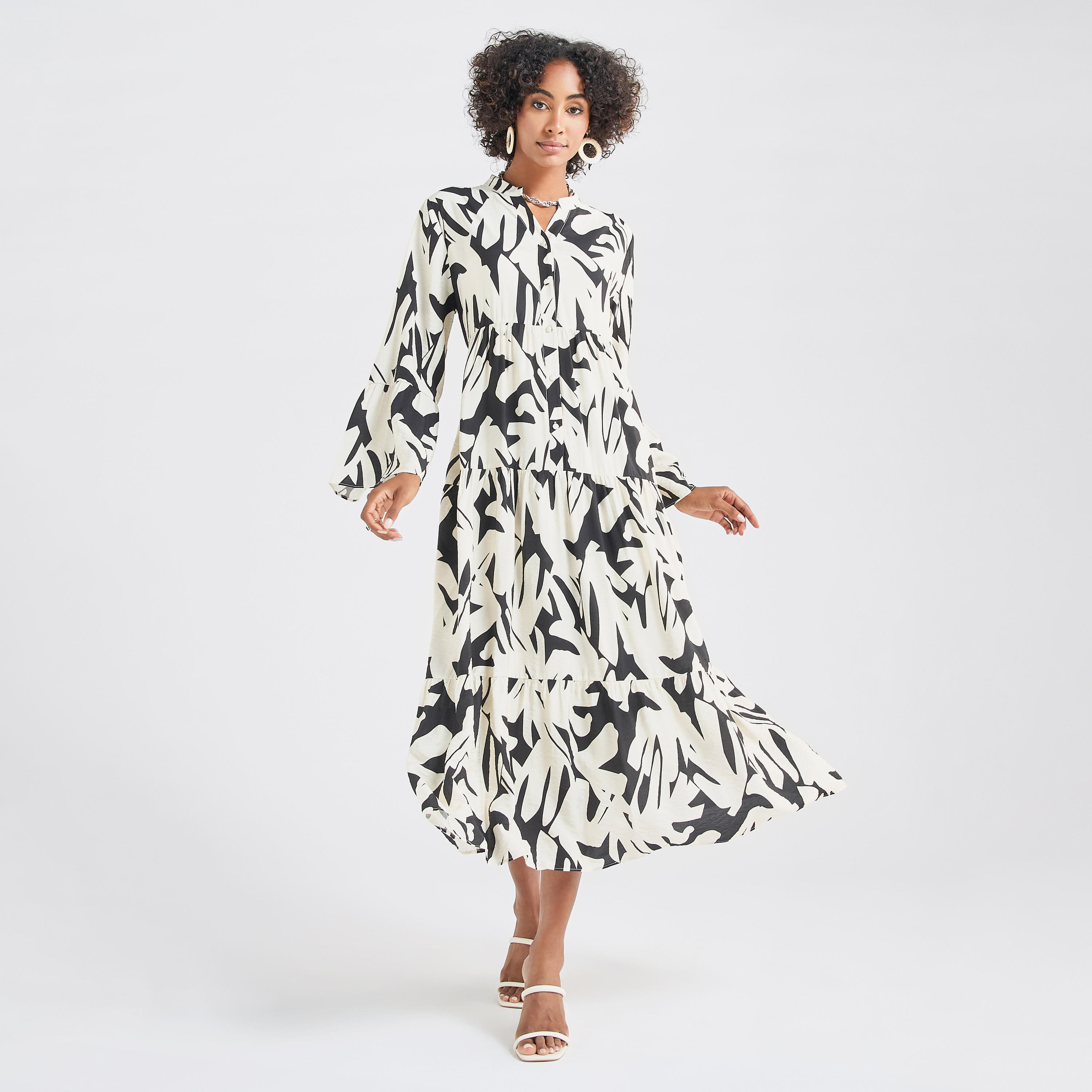 فستان ميدي بطبعات وياقة ماندارين وأكمام طويلة-women-clothing-dresses-image-1