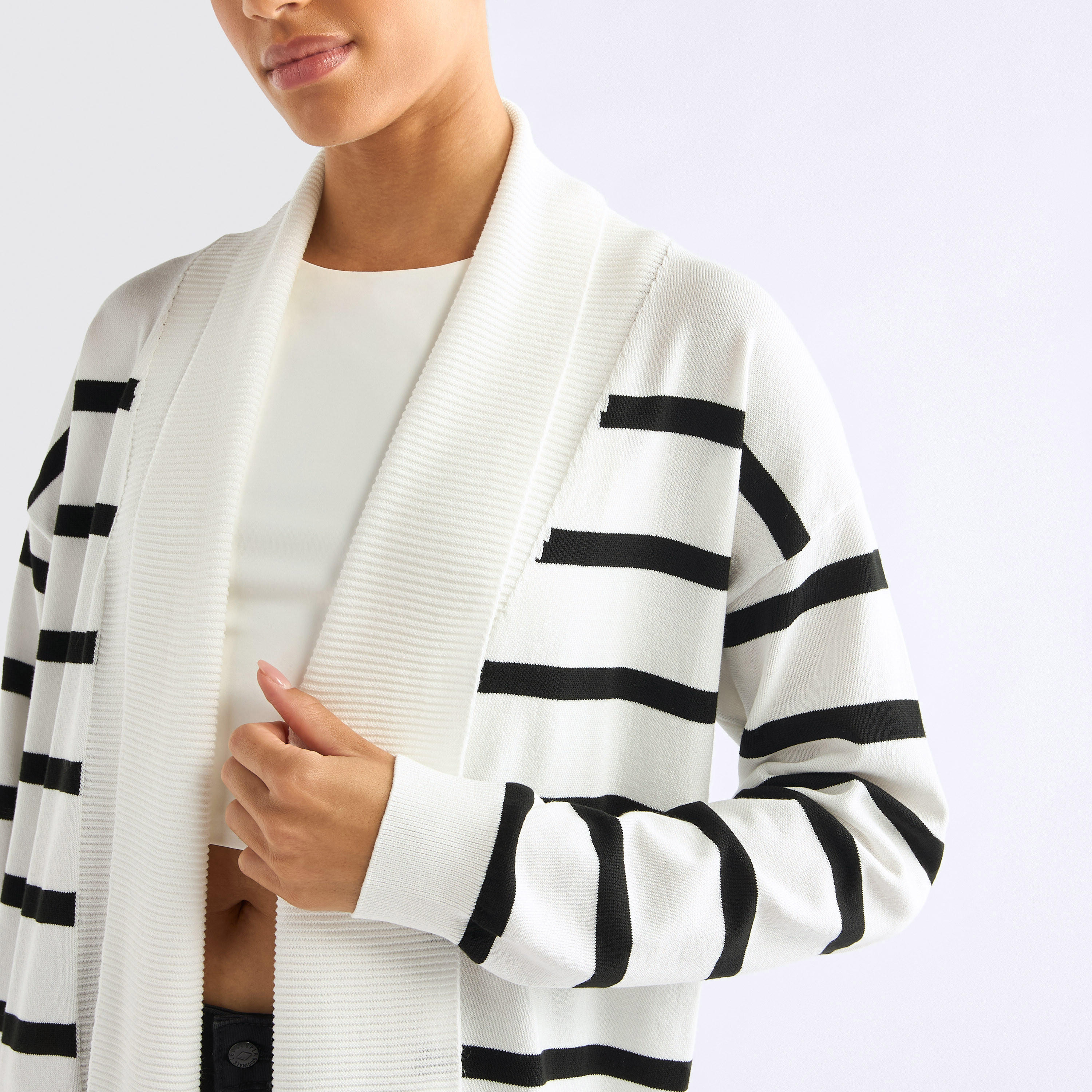 سترة كارديجان طويلة مقلّمة مفتوحة من الأمام-women-winterwear-cardigansandjumpers-cardigans-image-4