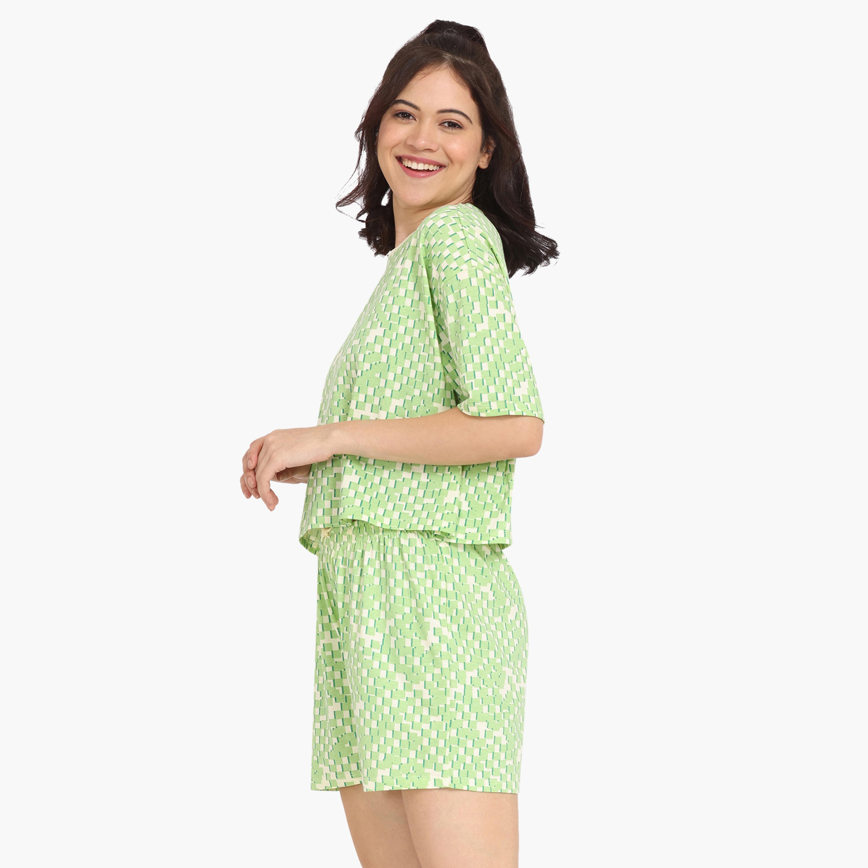 طقم شورت وتيشيرت بطبعات من زيفامي-women-clothing-nightwear-pyjamas-shortsets-image-2