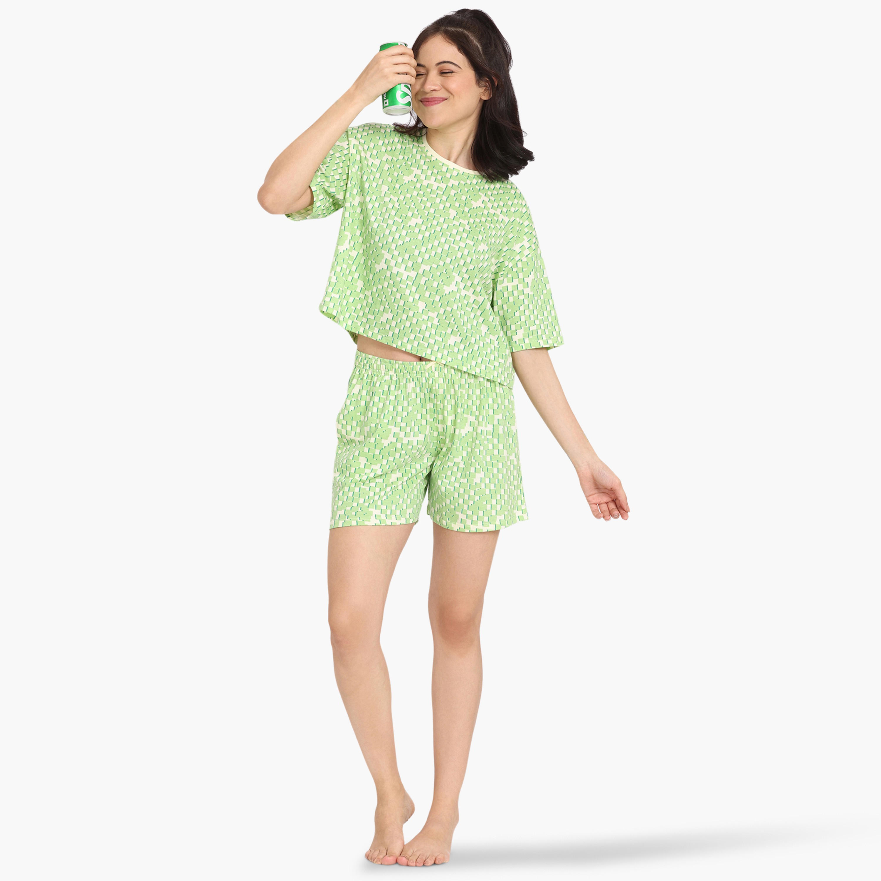 طقم شورت وتيشيرت بطبعات من زيفامي-women-clothing-nightwear-pyjamas-shortsets-image-4