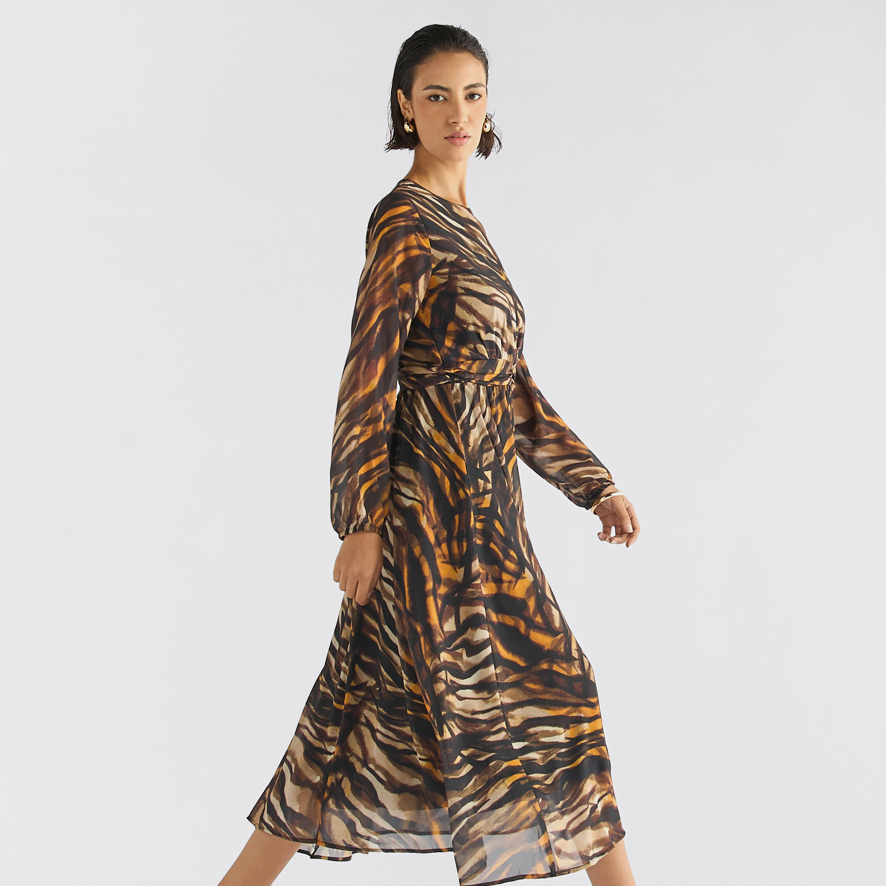 فستان ميدي بياقة مستديرة وأكمام طويلة وطبعات حيوانات-women-clothing-dresses-image-7