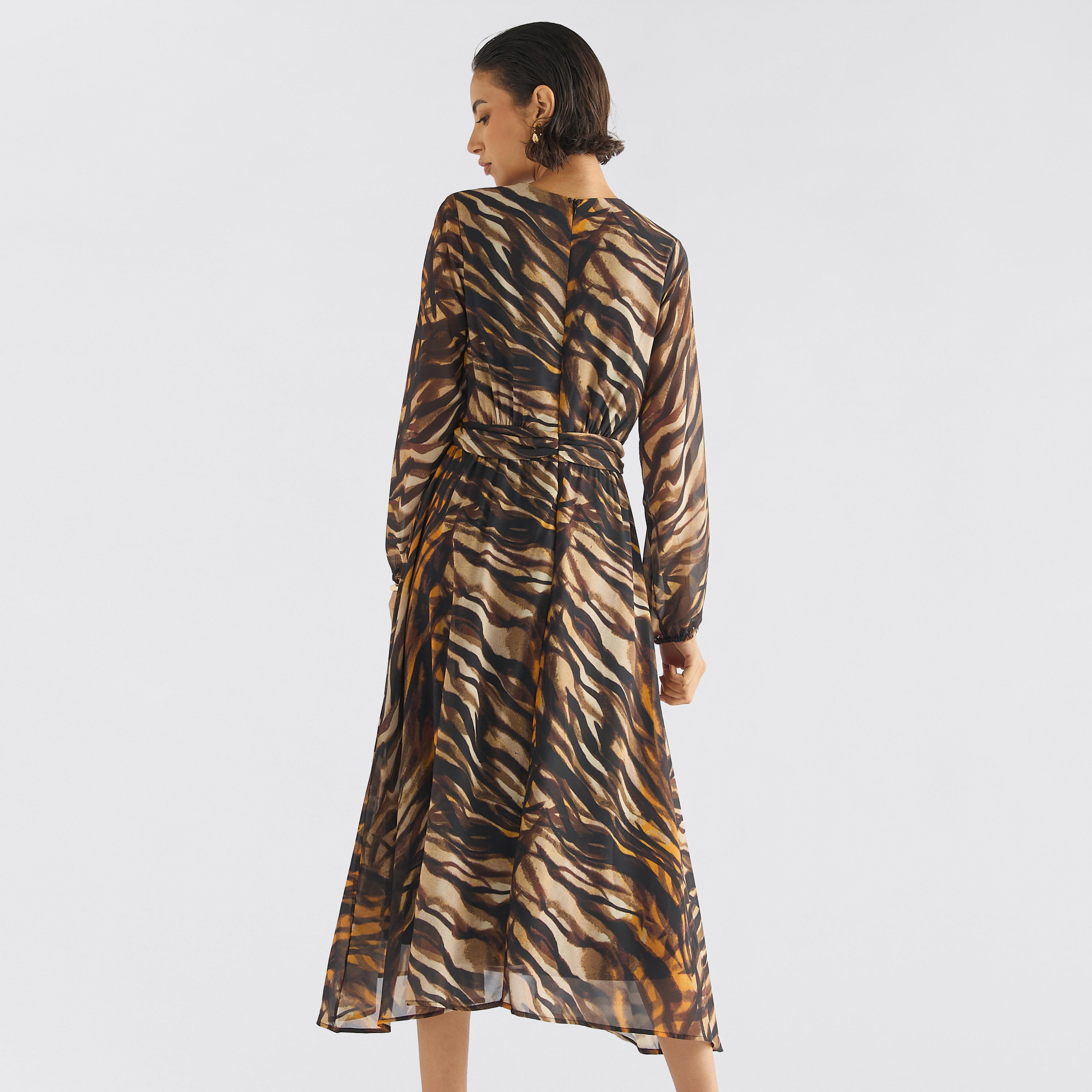 فستان ميدي بياقة مستديرة وأكمام طويلة وطبعات حيوانات-women-clothing-dresses-image-8