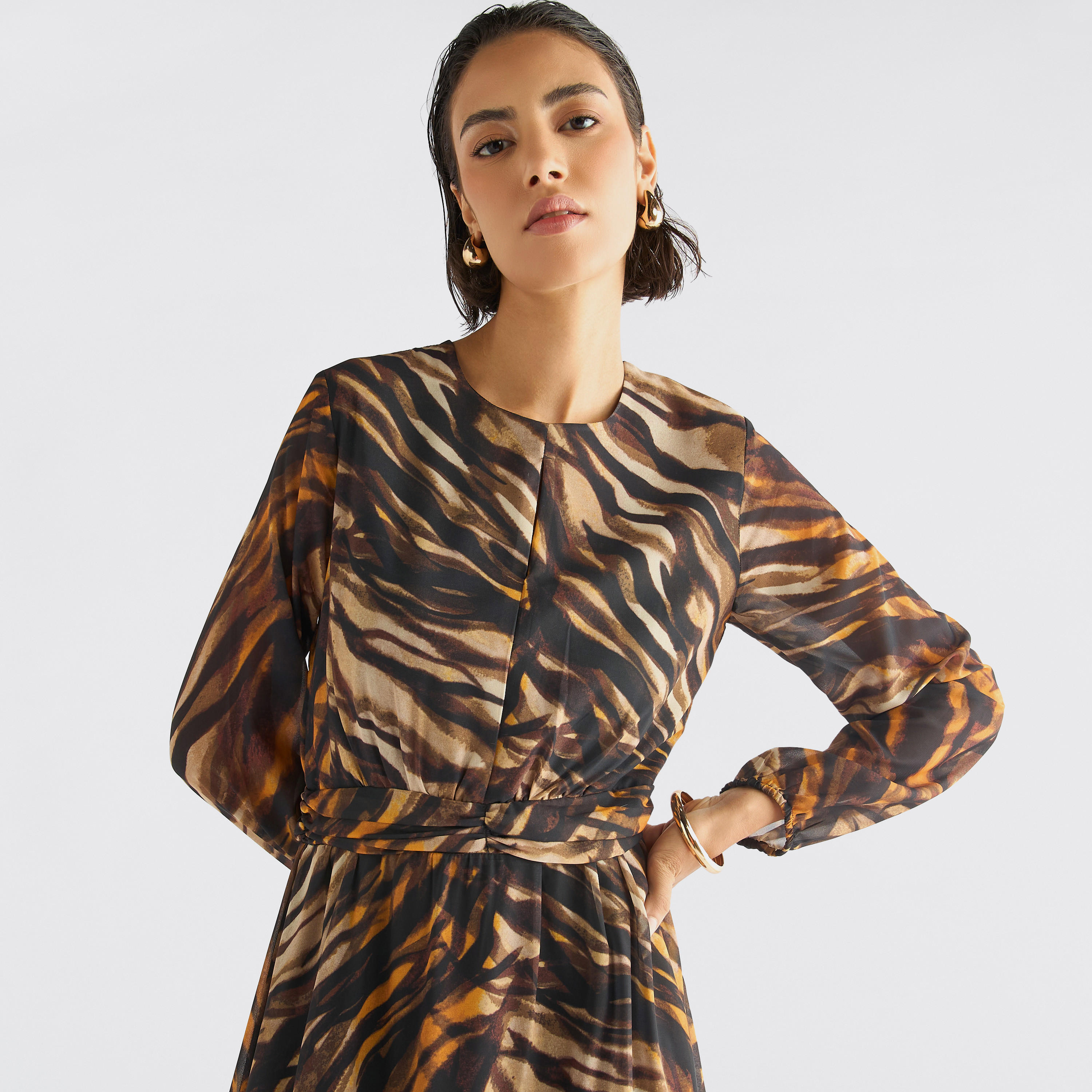 فستان ميدي بياقة مستديرة وأكمام طويلة وطبعات حيوانات-women-clothing-dresses-image-9