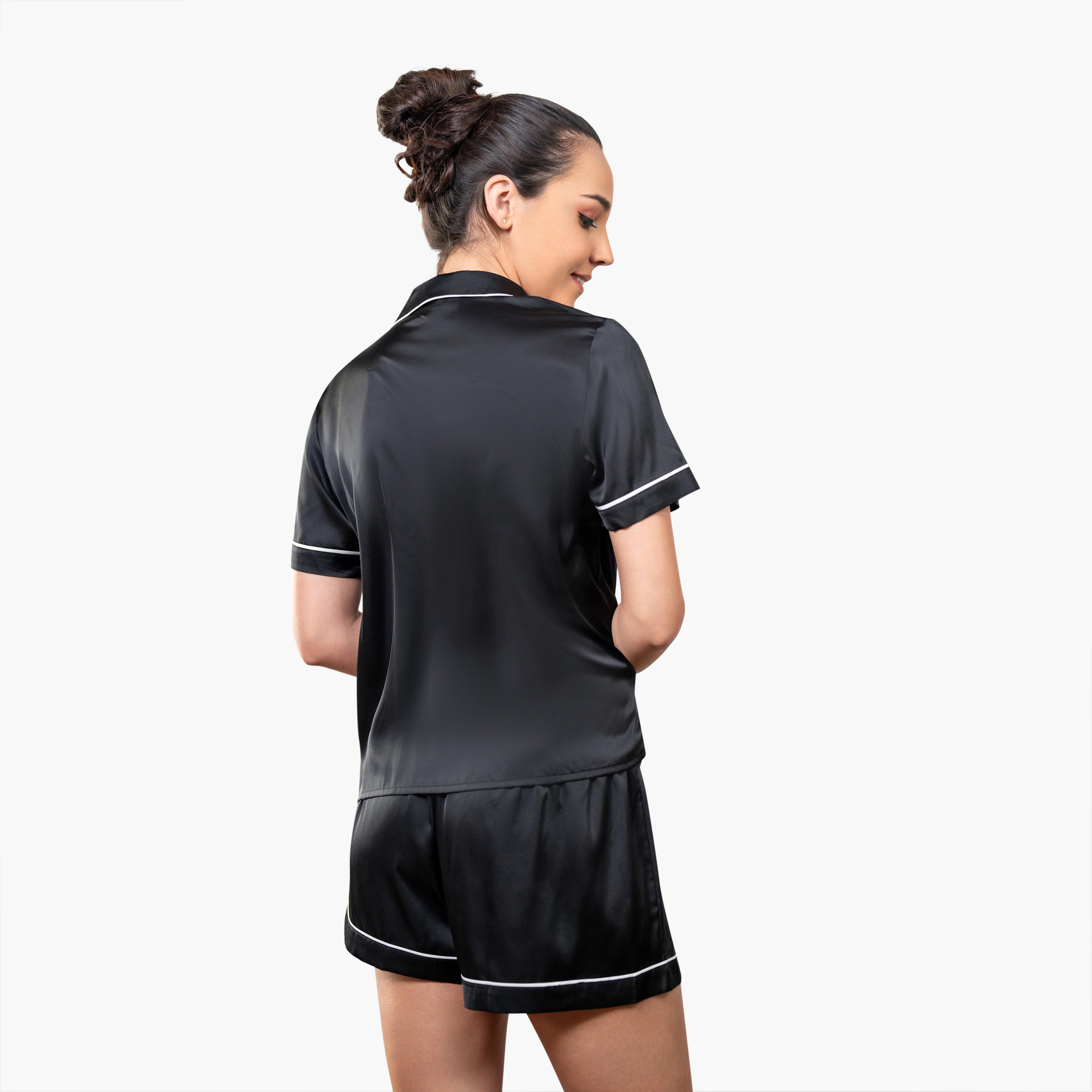 طقم قميص بياقة وشورت من آدارايا-women-clothing-nightwear-pyjamas-shortsets-image-4
