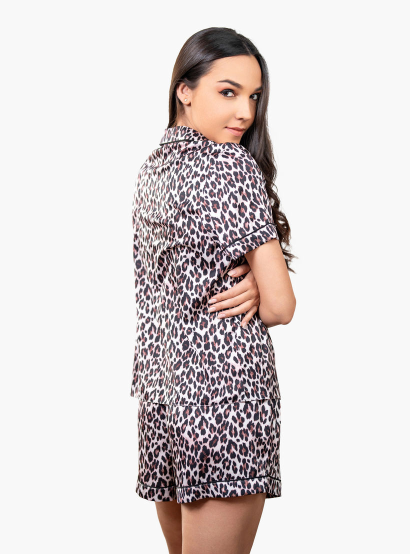 طقم قميص وشورت بطبعات من آدارايا-women-clothing-nightwear-pyjamas-shortsets-image-4