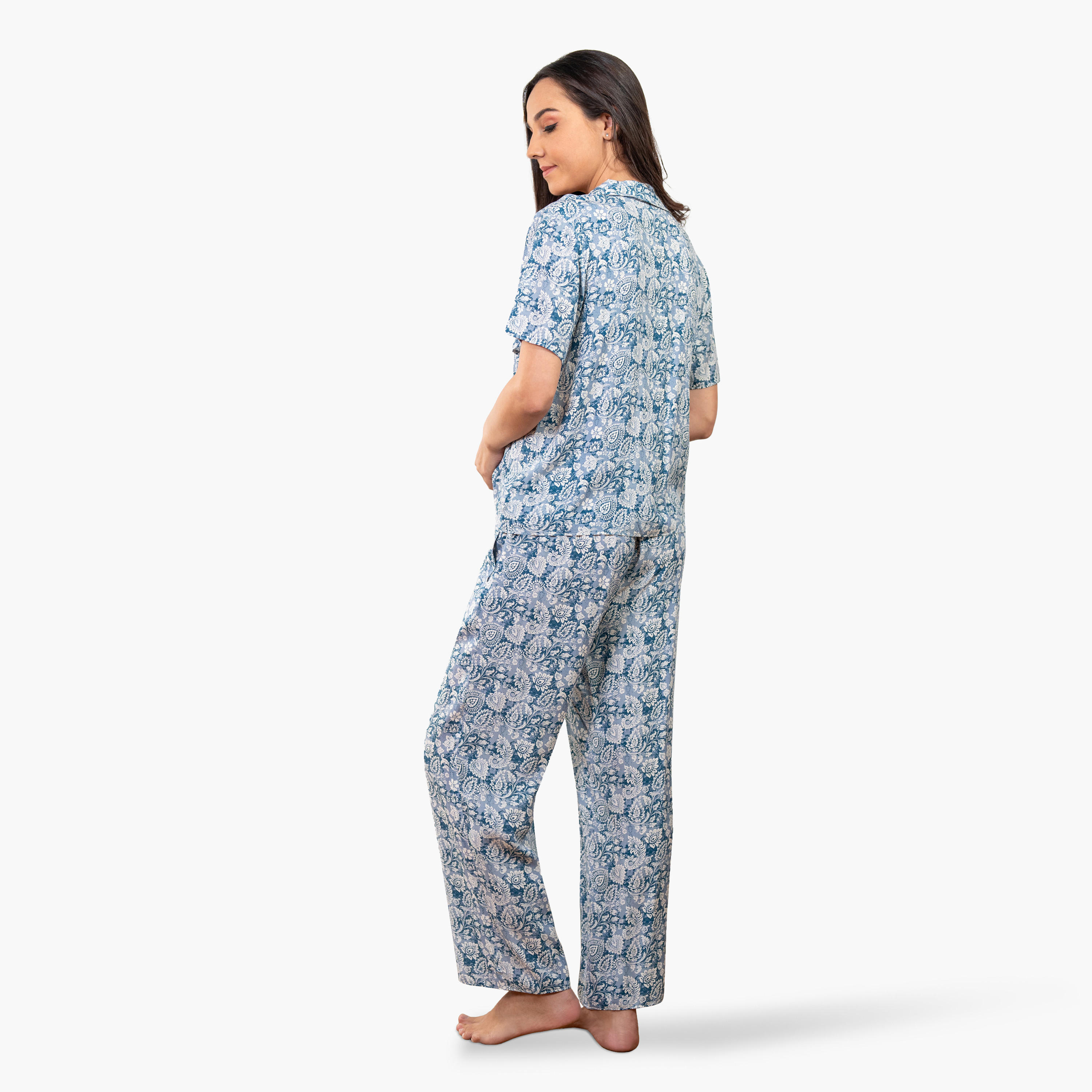 طقم بنطلون بيجاما وقميص رايون بطبعات من آدارايا-women-clothing-nightwear-pyjamas-longsets-image-4