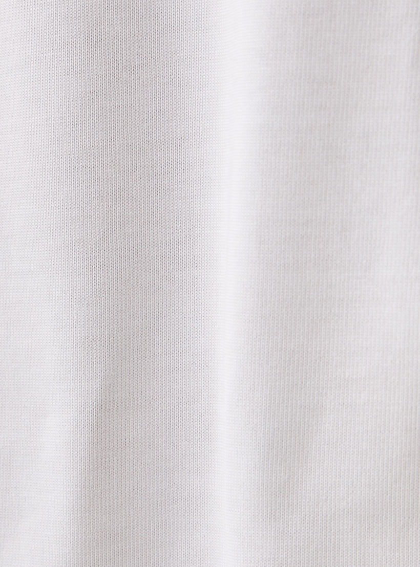 تيشيرت بياقة ضيقة وطبعات-men-clothing-tshirtsandpolos-tshirts-image-5