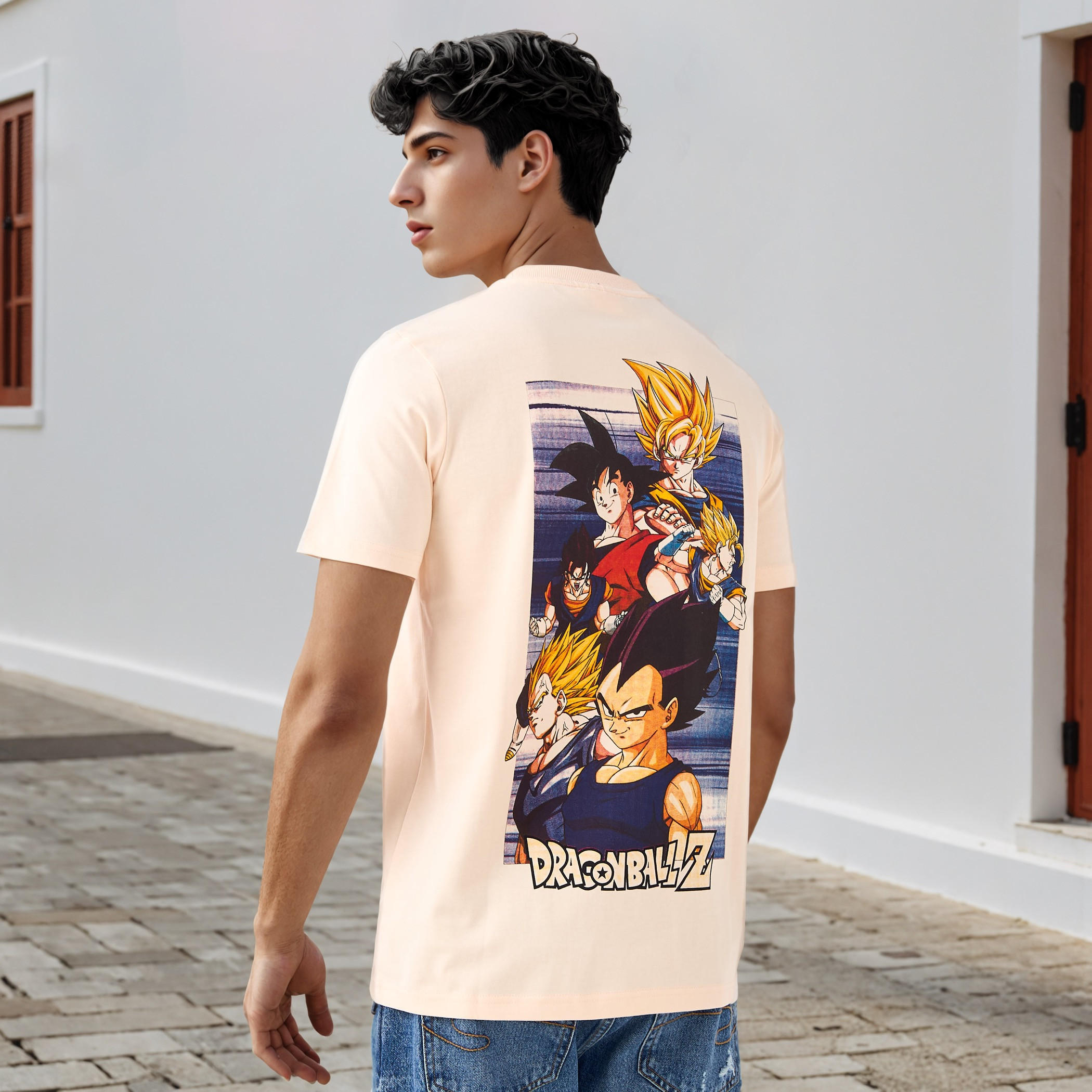تيشيرت بياقة ضيقة وطبعات-men-clothing-tshirtsandpolos-tshirts-image-1