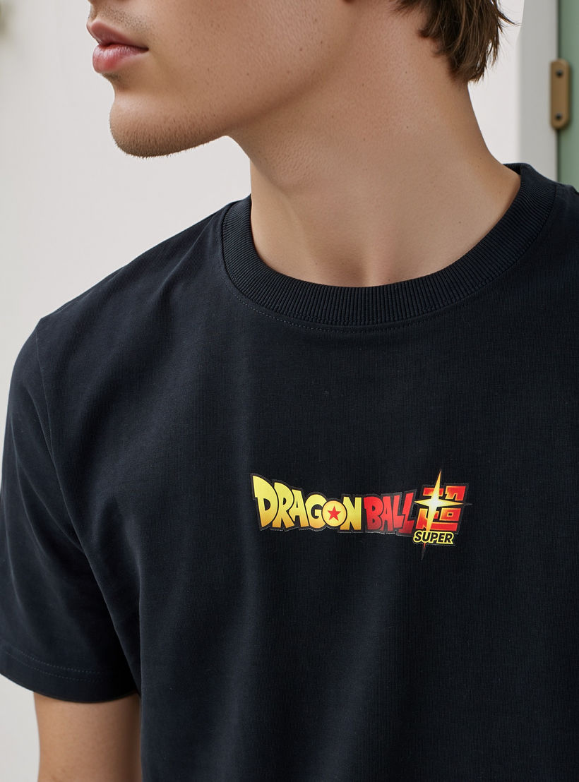 تيشيرت بياقة ضيقة وطبعات-men-clothing-tshirtsandpolos-tshirts-image-4