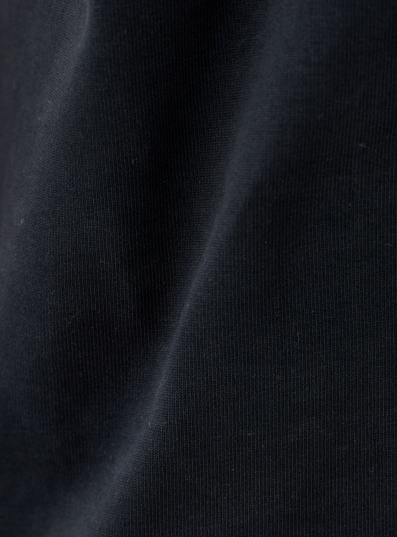 تيشيرت بياقة ضيقة وطبعات-men-clothing-tshirtsandpolos-tshirts-image-5